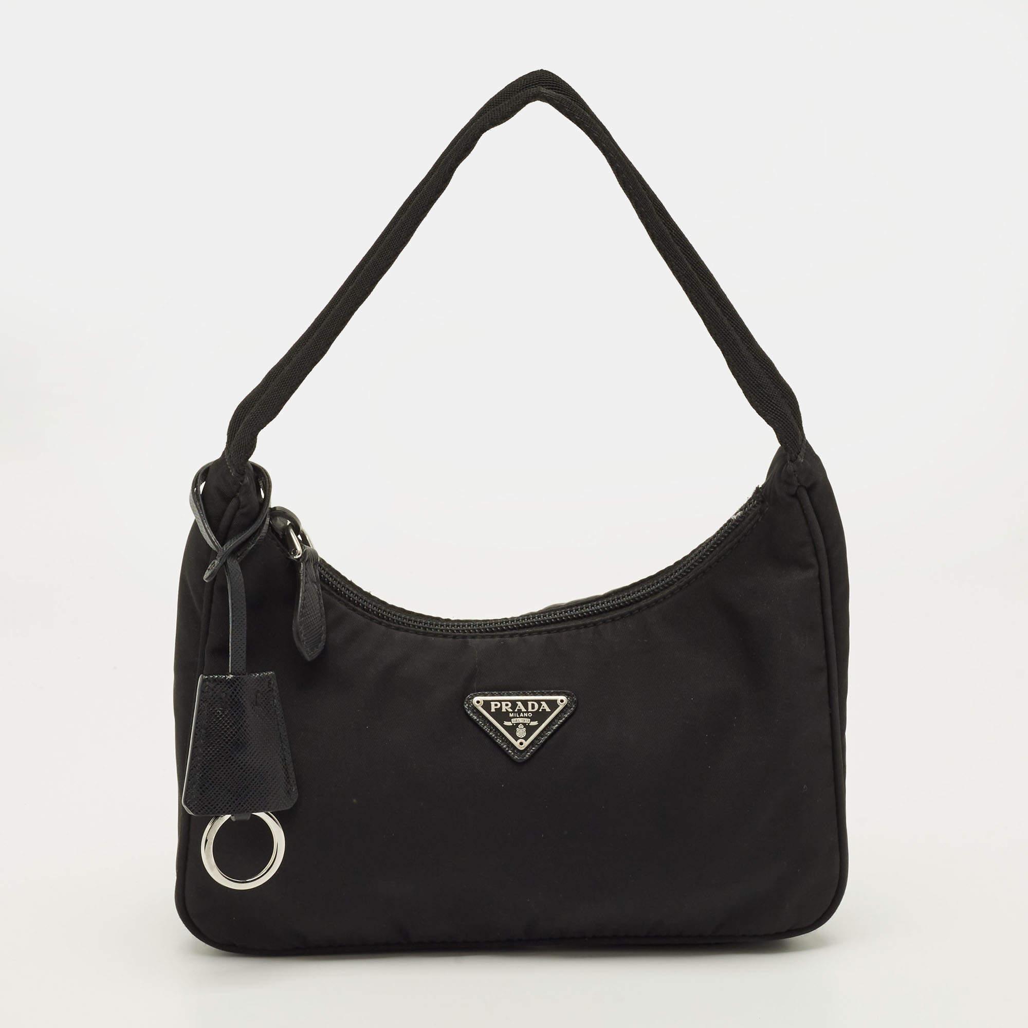 مملوكة مسبقًا Prada Re-Edition 2000 Black Nylon Shoulder Bag