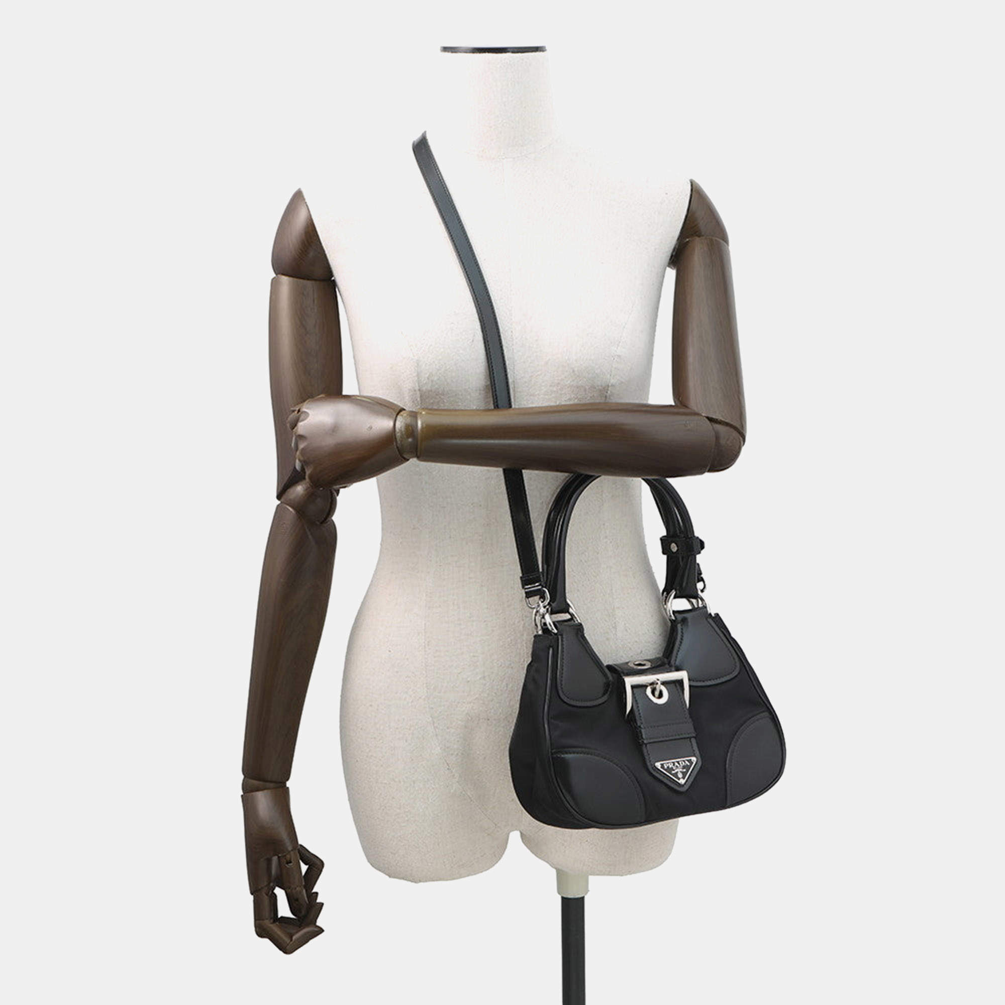 バッグ PRADA 2way dragon nylon shoulder bag Prada Black Nylon and Leather Trim Dragon Embellished Messenger