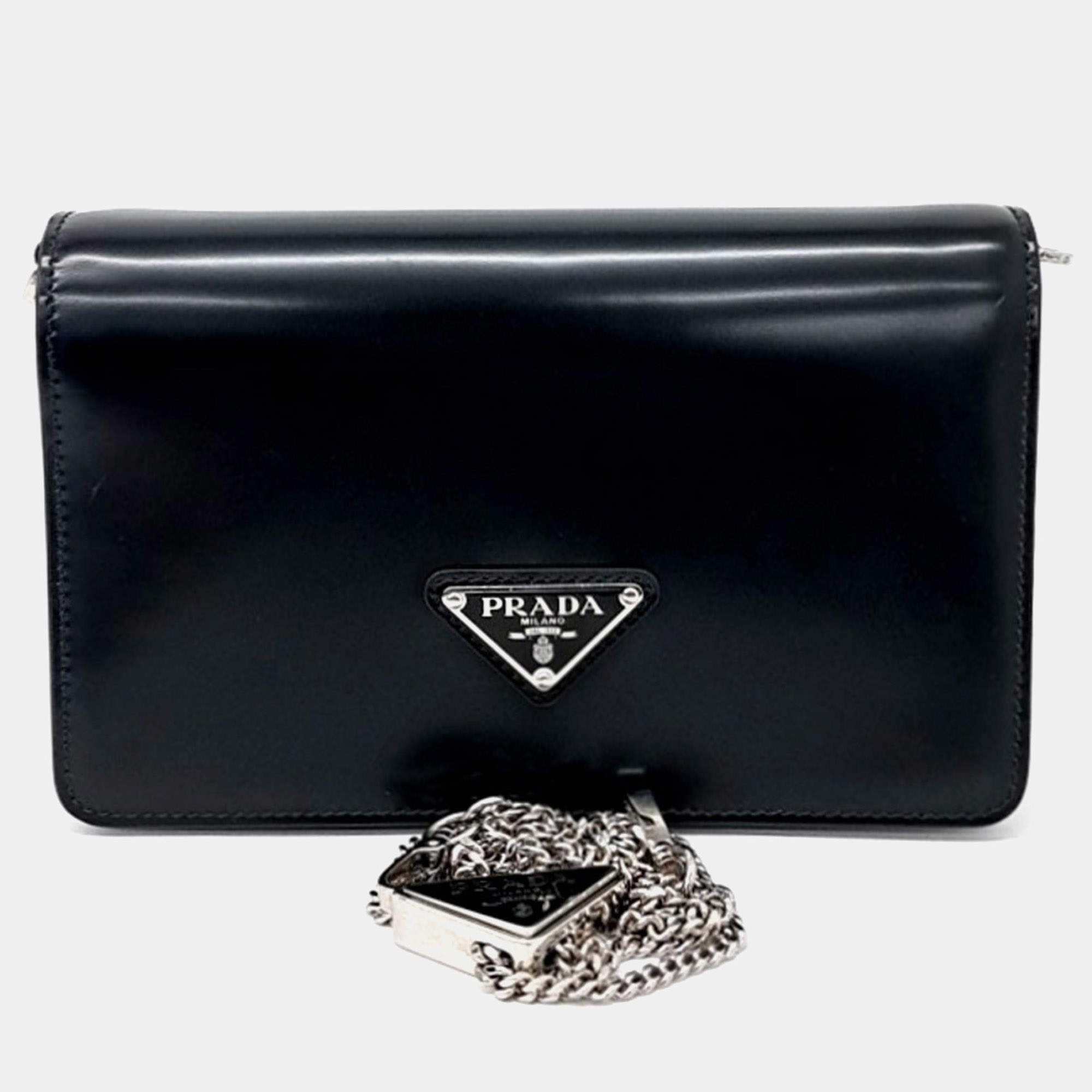 مملوكة مسبقًا Prada Black Leather Brushed Chain Crossbody Bag