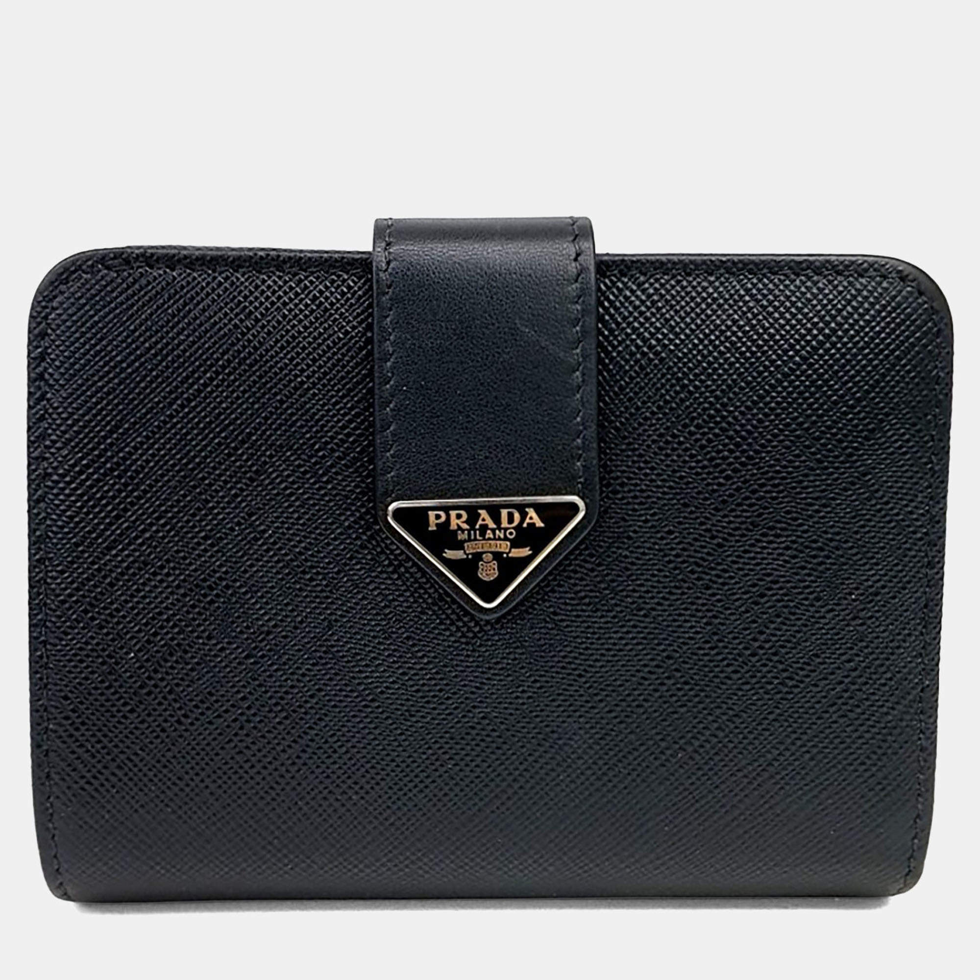 مملوكة مسبقًا Prada Saffiano wallet