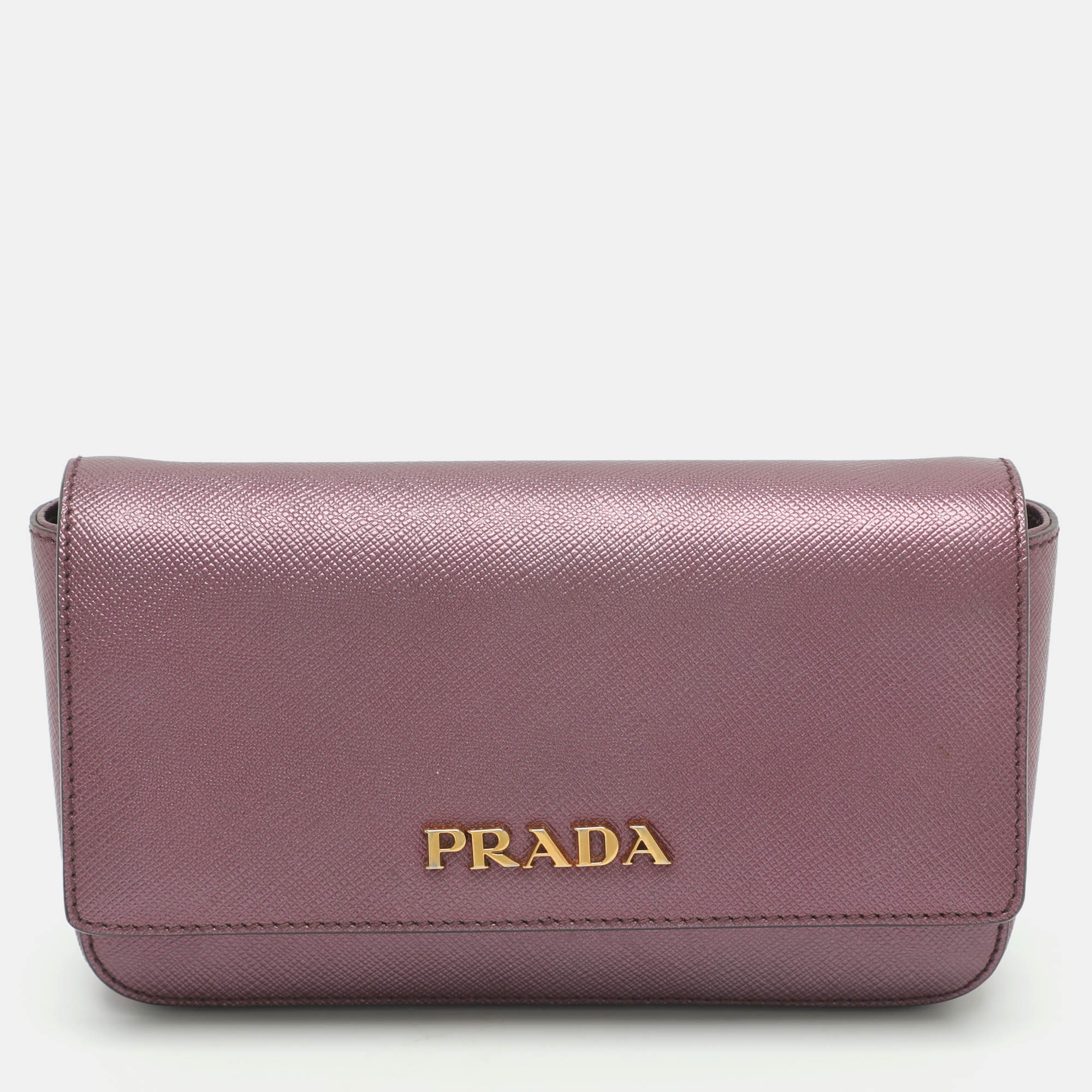 مملوكة مسبقًا Prada Metallic Purple Saffiano Leather Pochette