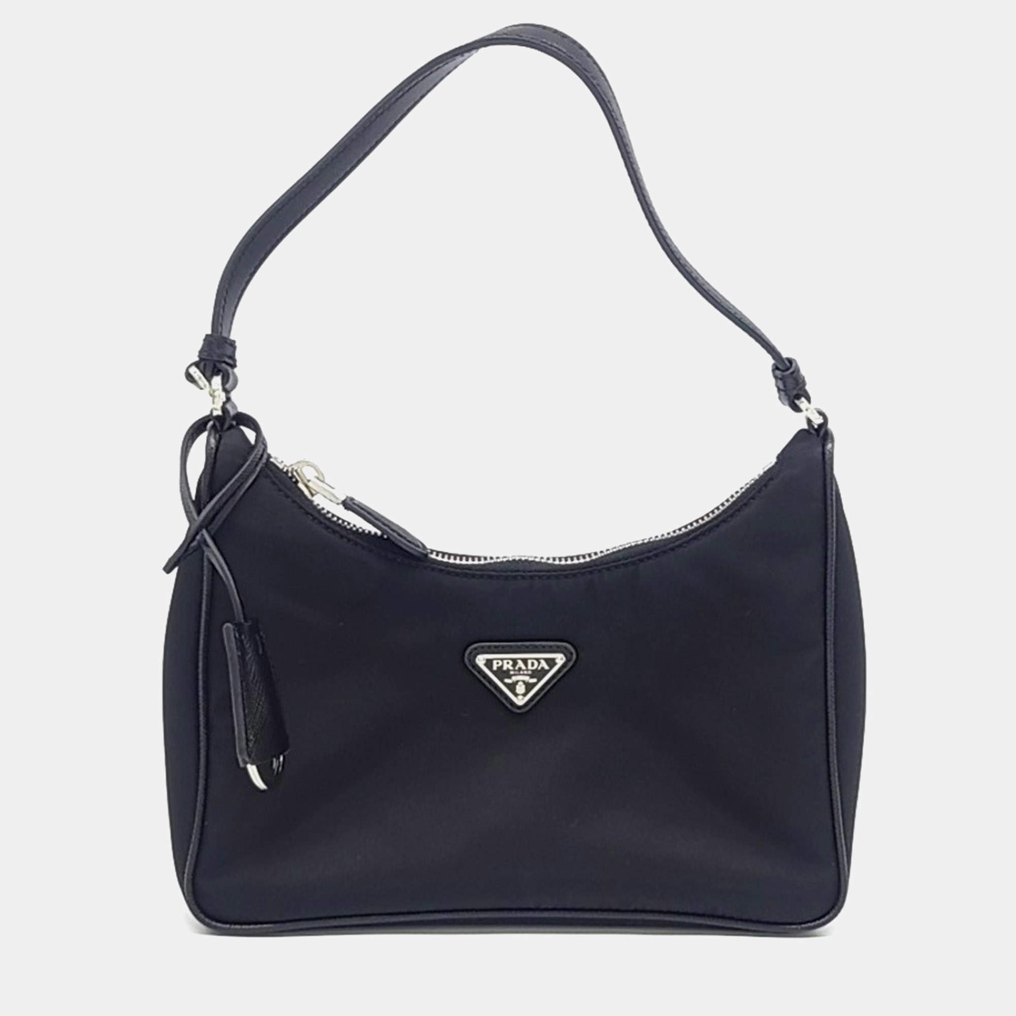 مملوكة مسبقًا Prada Black Re-Nylon Hobo Bag
