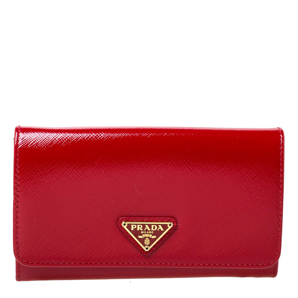 مملوكة مسبقًا Prada Red Vernice Saffiano Patent Leather Trifold Wristlet Wallet