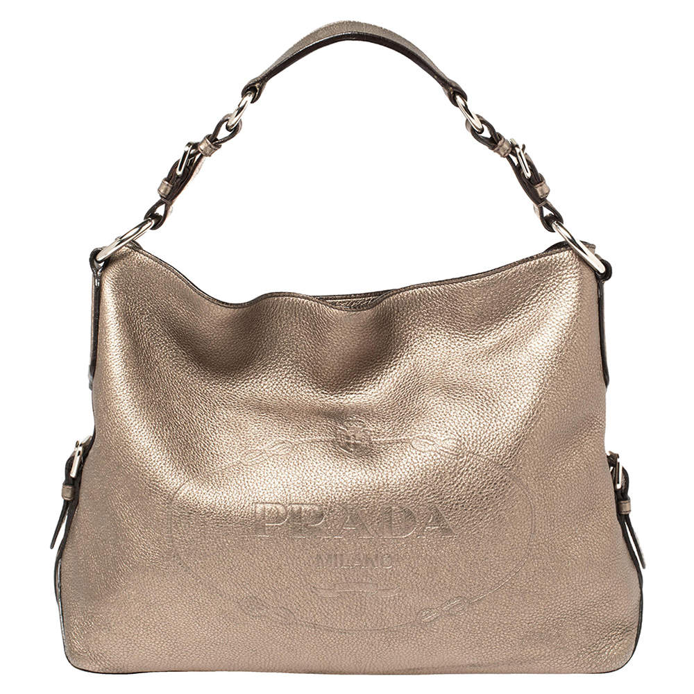 مملوكة مسبقًا Prada Metallic Vitello Grain Leather Logo Embossed Hobo