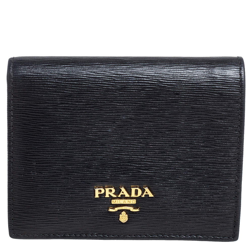 مملوكة مسبقًا Prada Black Vitello Move Leather Logo Bifold Compact Wallet