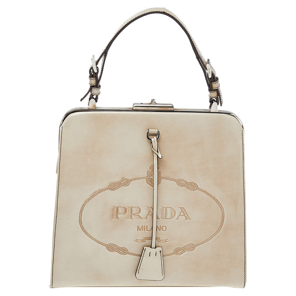 مملوكة مسبقًا Prada Beige Patent Leather Spazzolato Frame Top Handle Bag