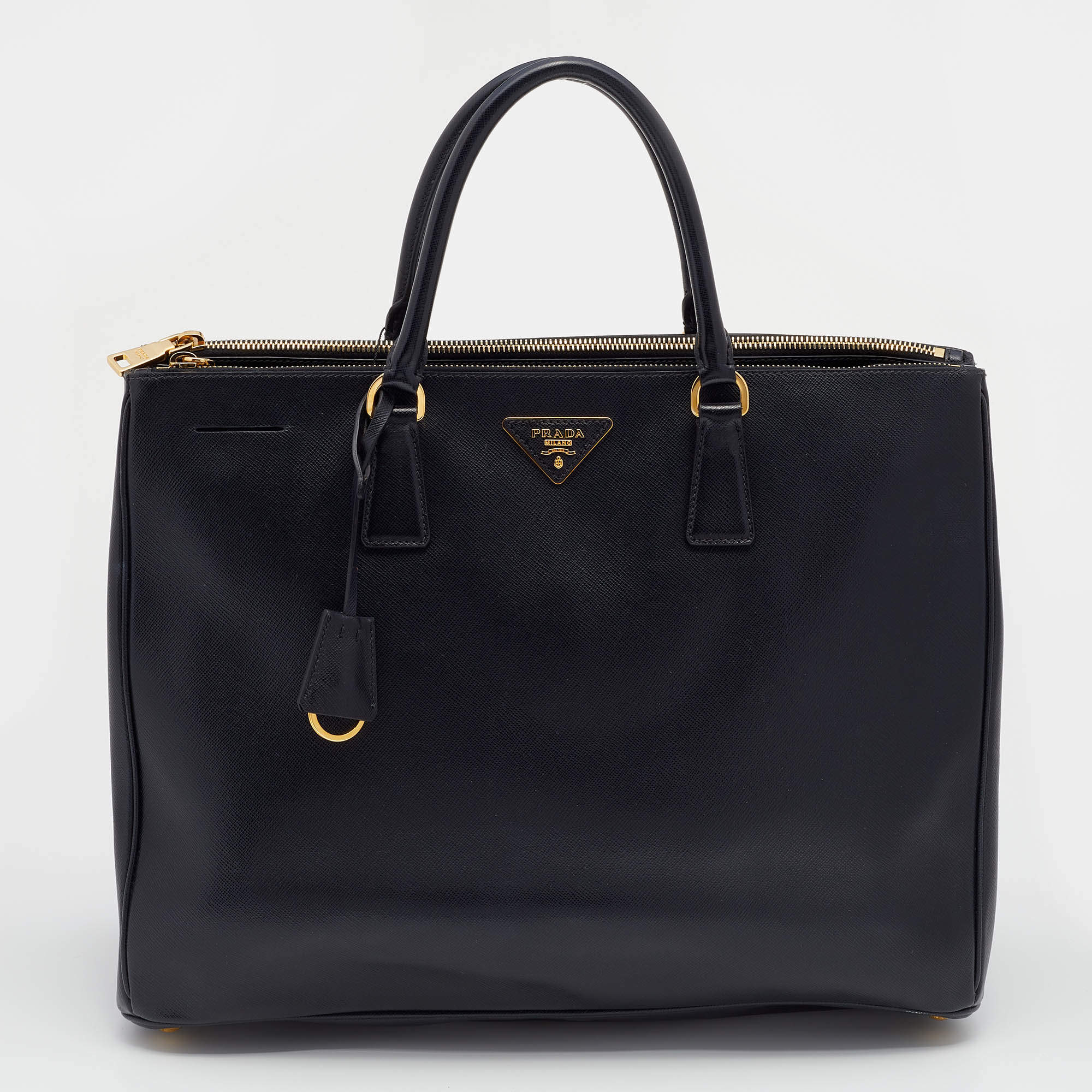 Pre Owned Prada Black Saffiano Lux Leather Executive Galleria Double Zip Tote