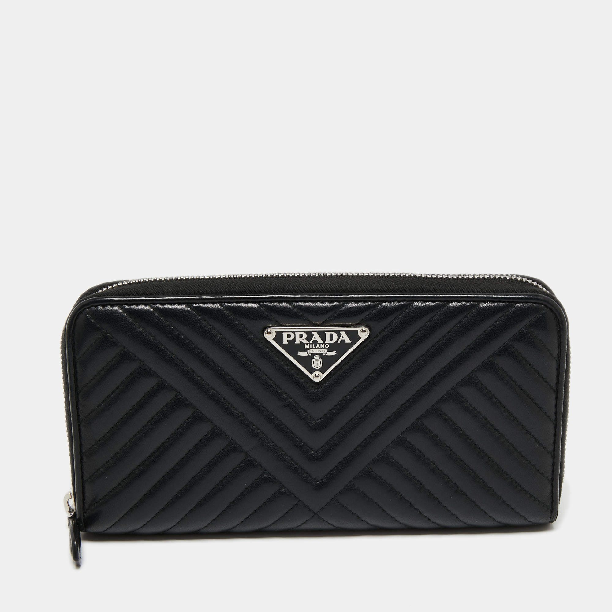 Pre Owned Prada Black Chevron Leather Zip Around Wallet