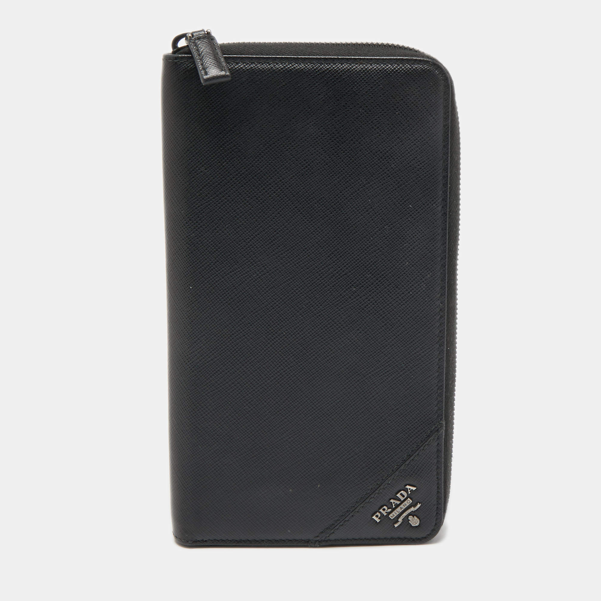 مملوكة مسبقًا Prada Black Saffiano Leather Zip Around Wallet