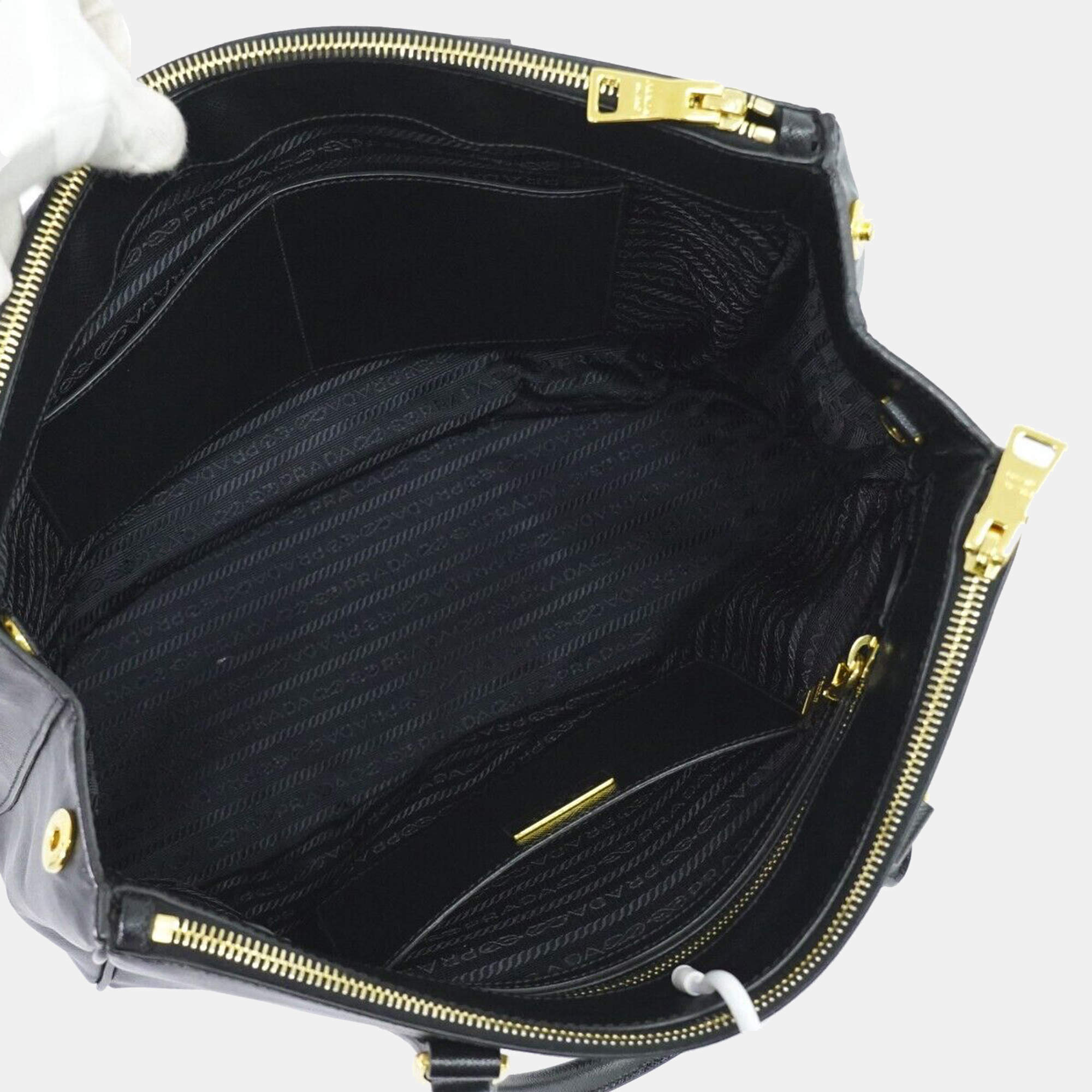 Galleria leather travel bag Prada Black in Leather - 27478116