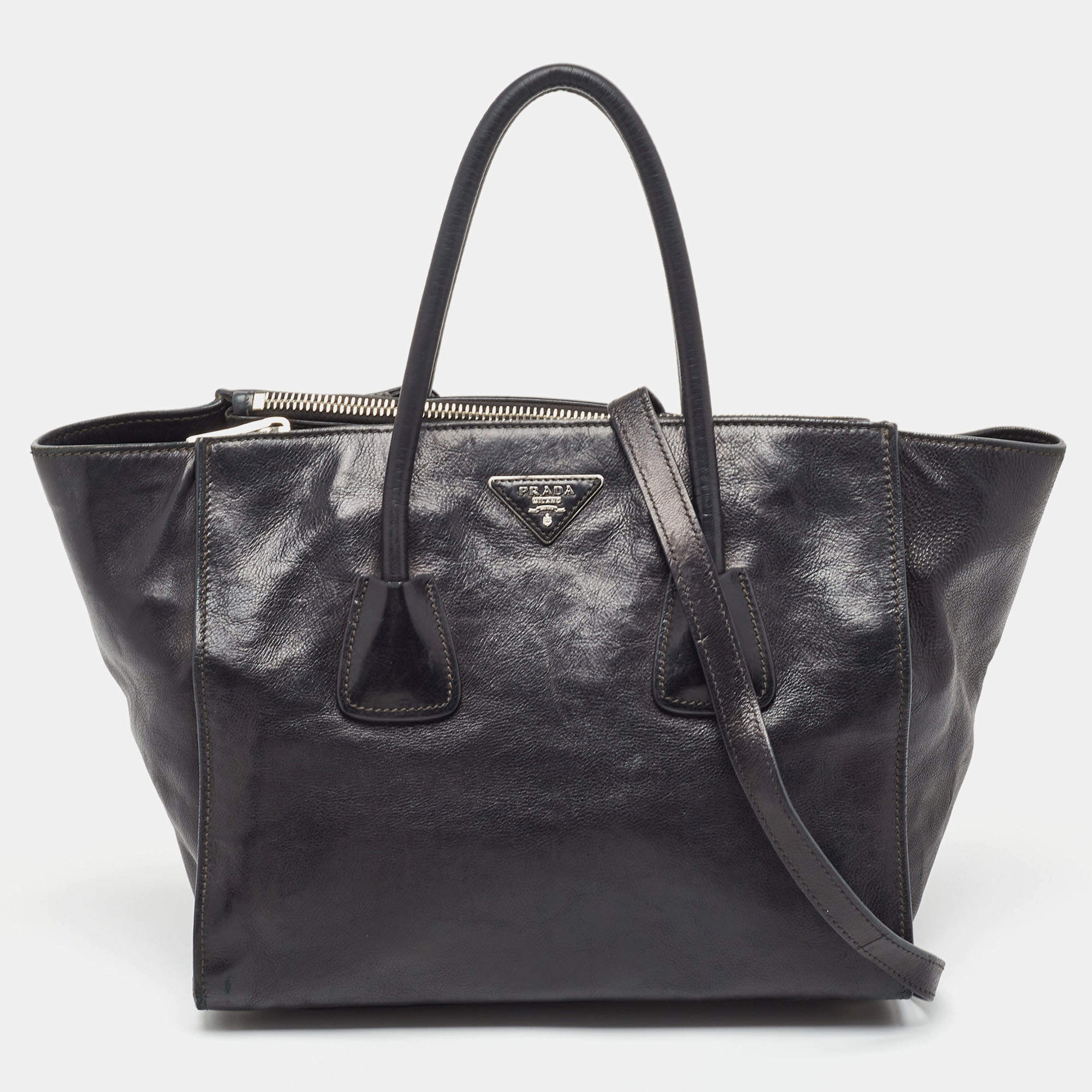 Pre Owned Prada Black Glazed Leather Twin Pocket Double Handle Tote