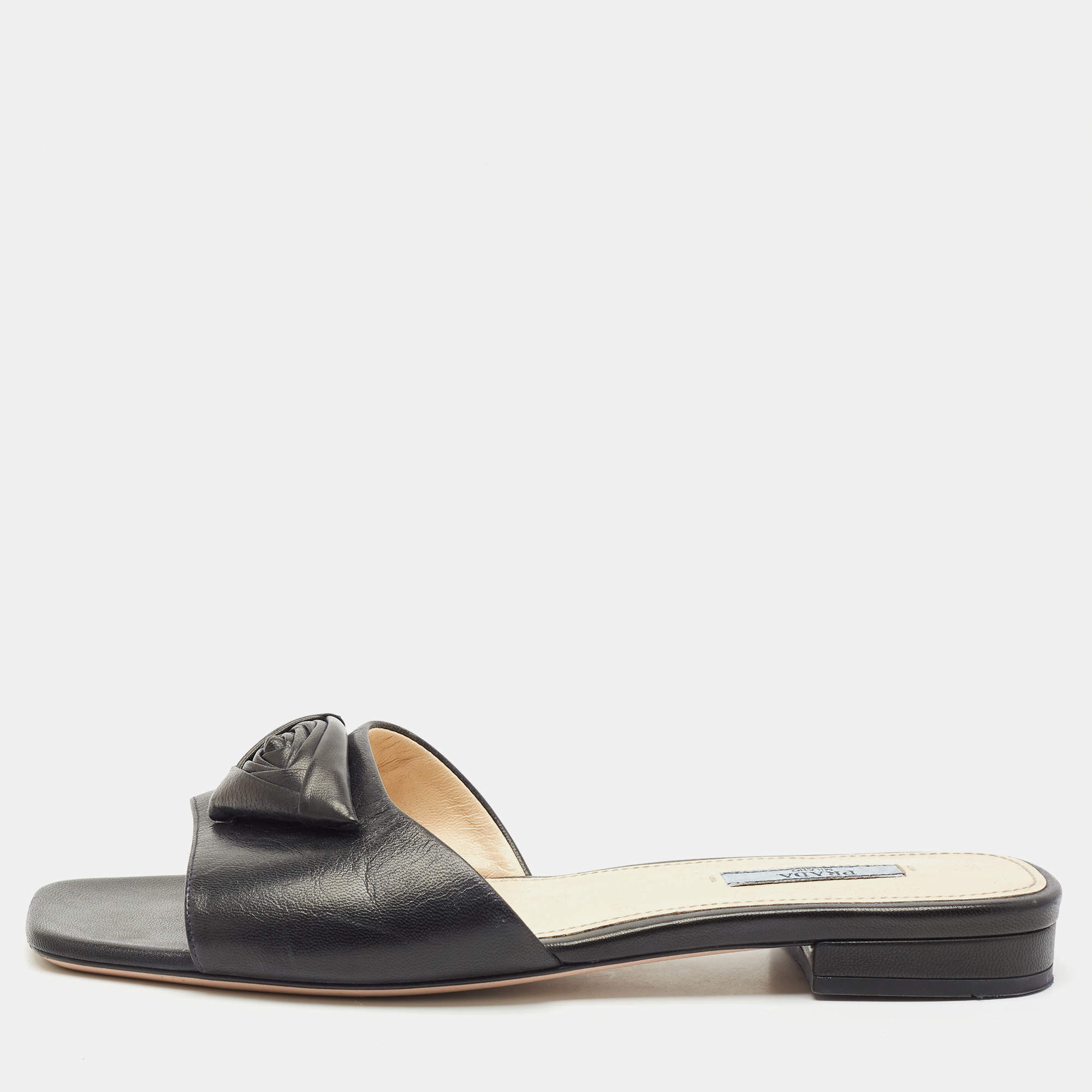 Pre Owned Prada Black Leather Triangle Flower Flat Slide Sandals Size 40