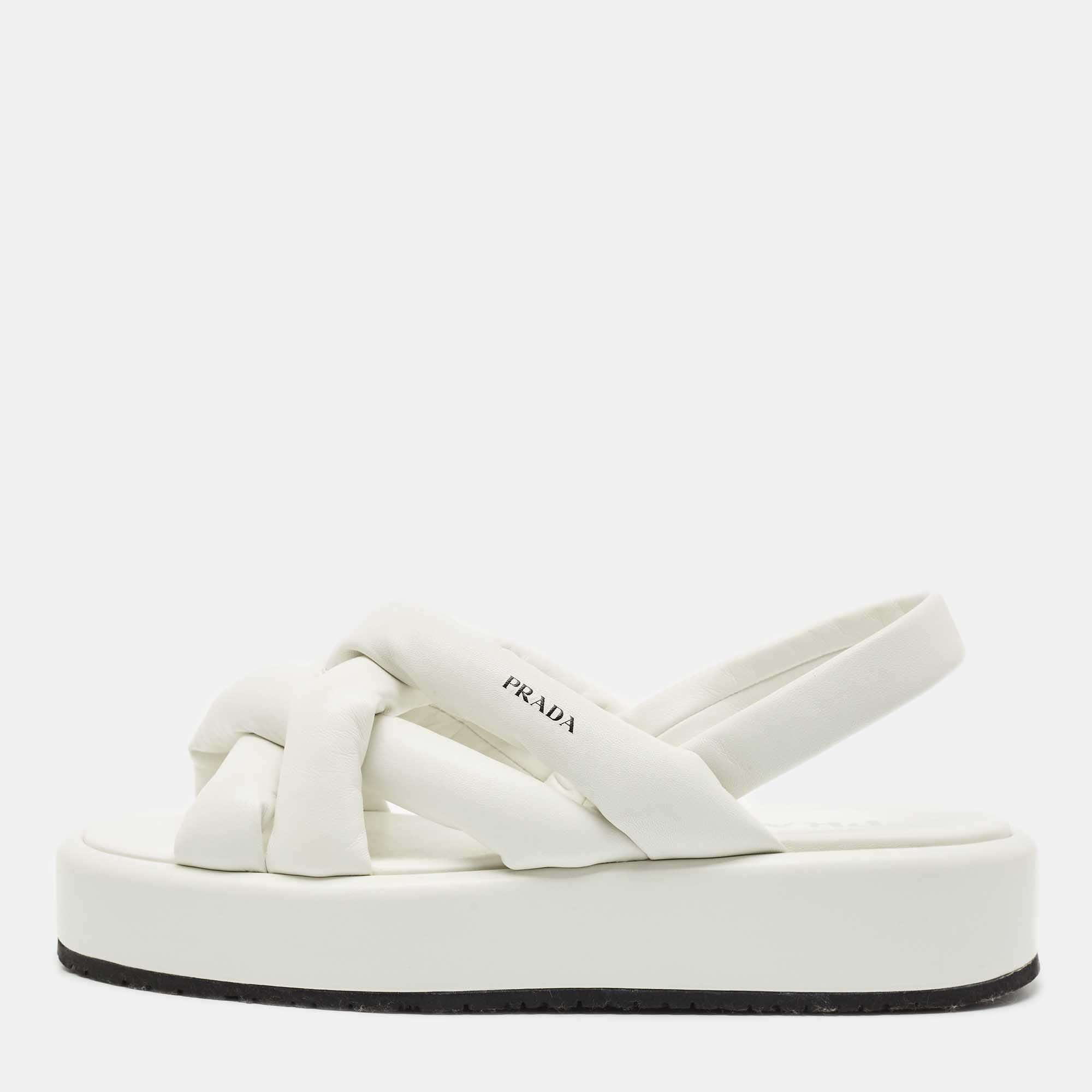 مملوكة مسبقًا صندل برادا نعل سميك ذو حزام خلفي مخده جلد أبيض مقاس 40