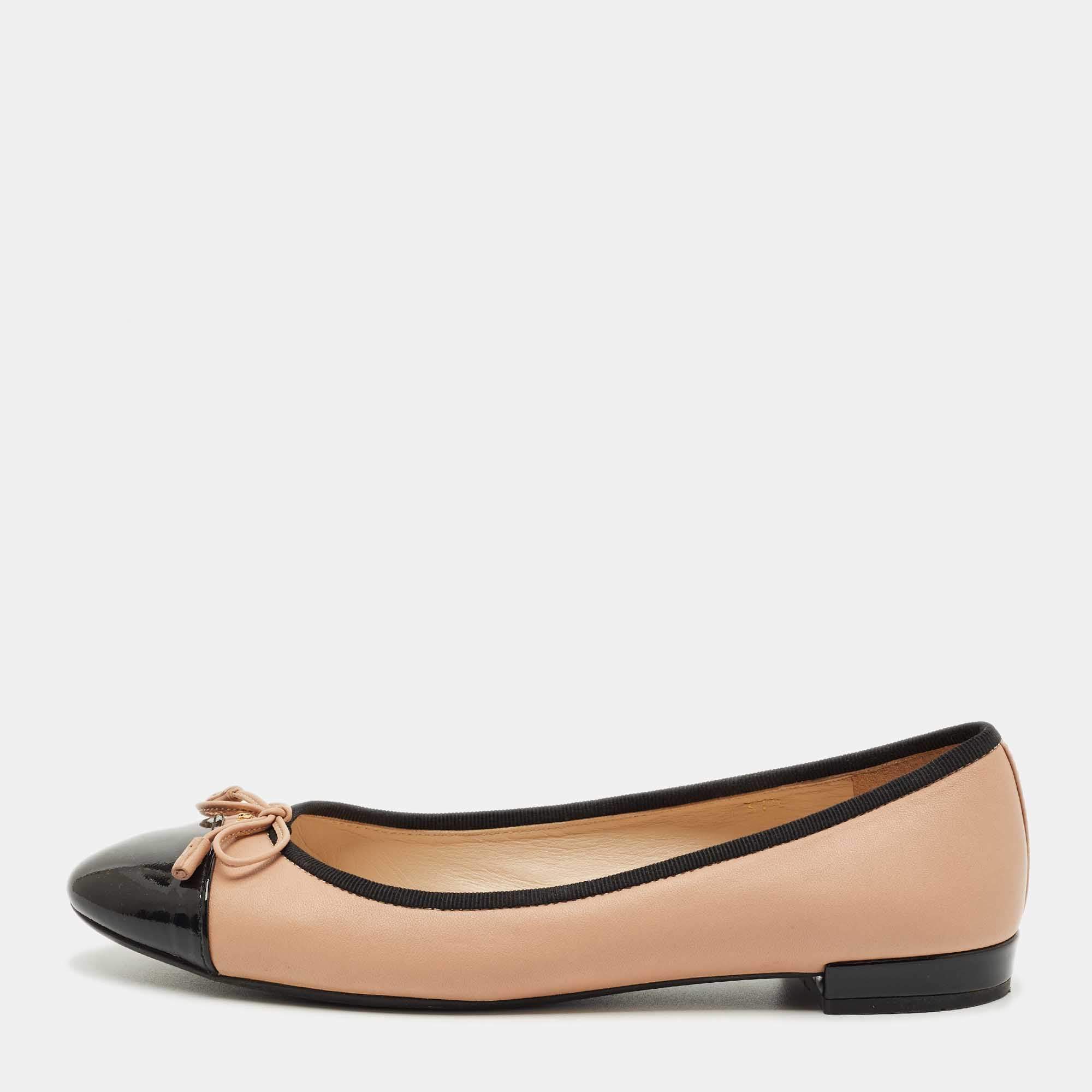 Pre Owned Prada Beige Leather and Patent Leather Cap Toe Ballet Flats Size 37.5