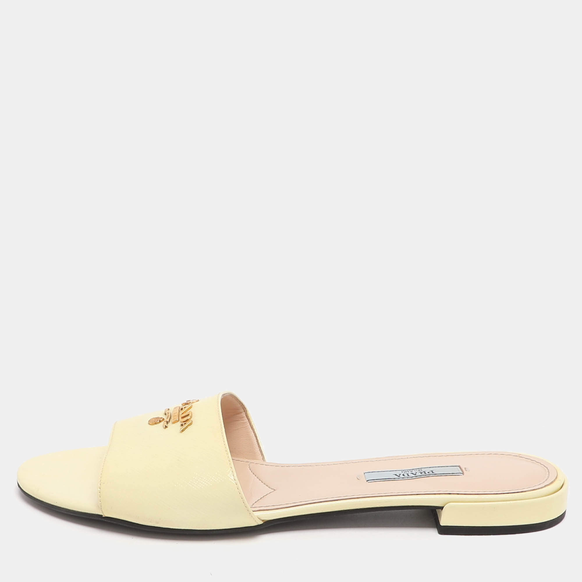 مملوكة مسبقًا Prada Logo Size 39 Lime Patent Leather Slide Sandals
