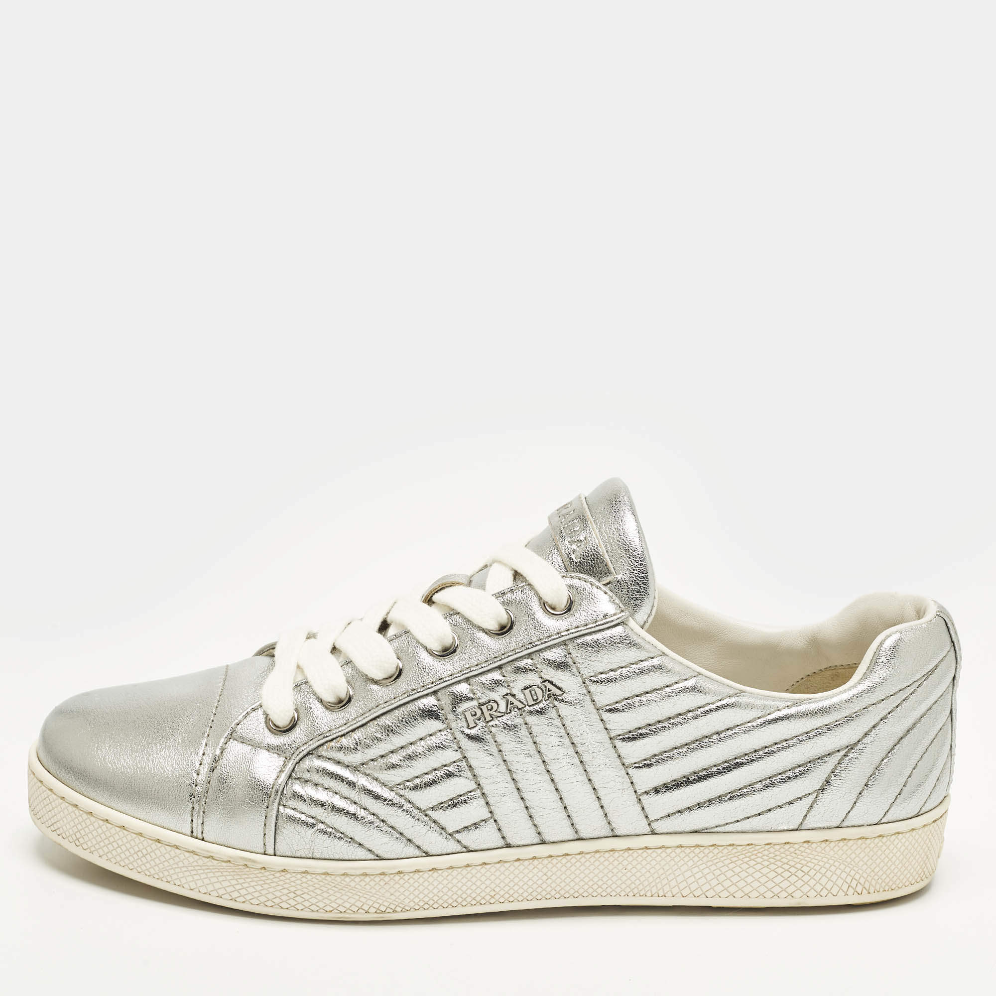 Pre Owned Prada Size 39.5 Silver Diagramme Leather Low Top Sneakers