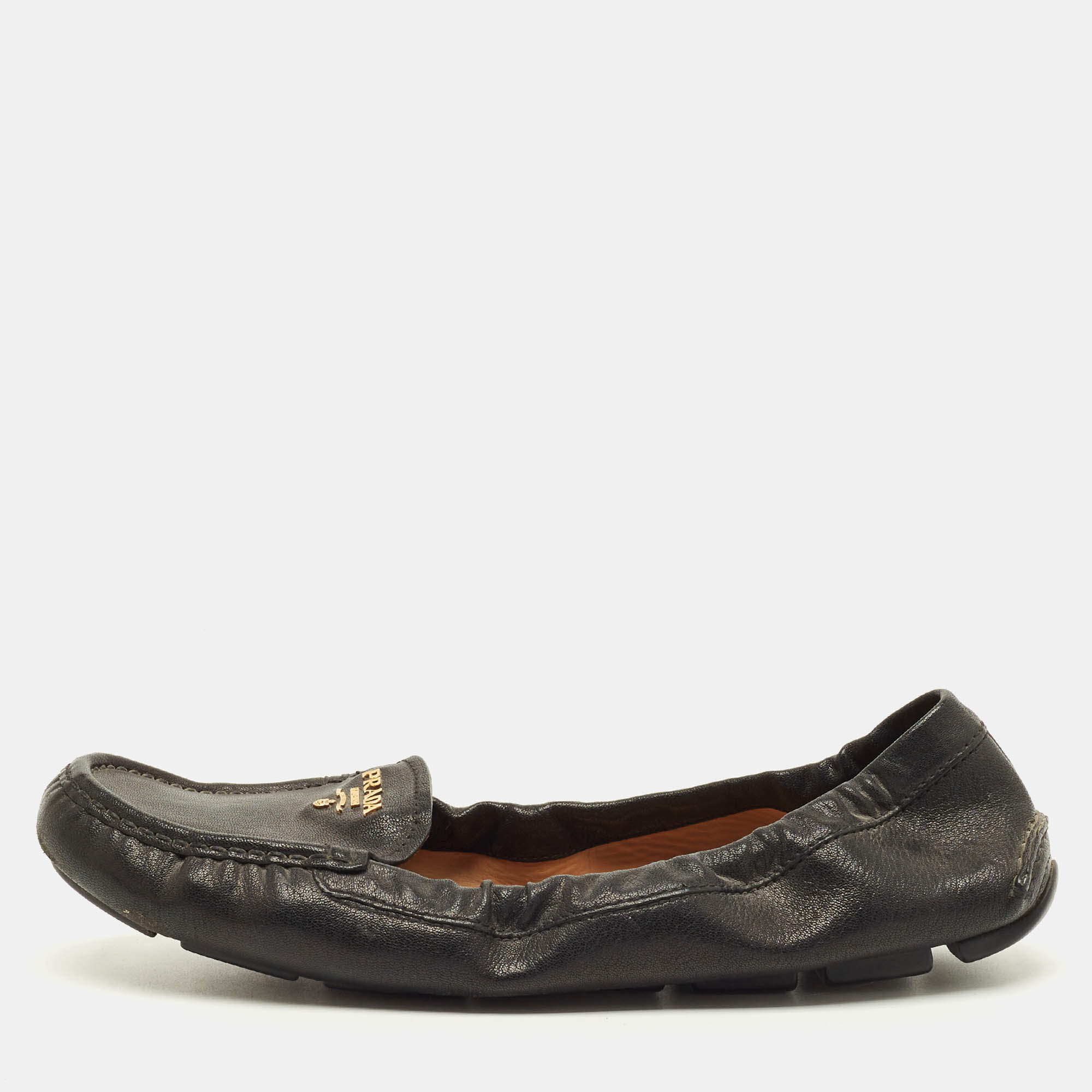 مملوكة مسبقًا Prada Size 41 Black Leather Logo Embellished Loafers