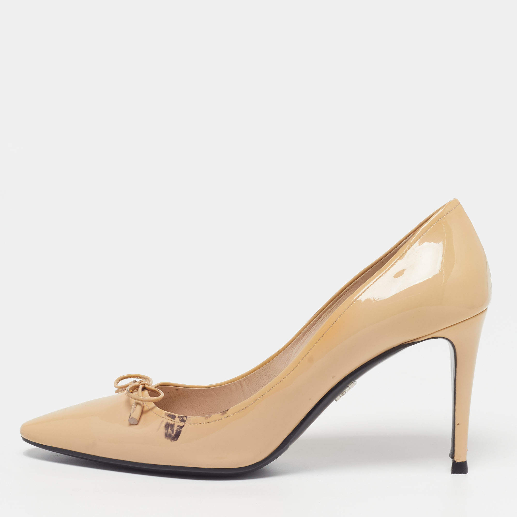Pre Owned Prada Size 39.5 Beige Patent Leather Pointed Toe  Pumps
