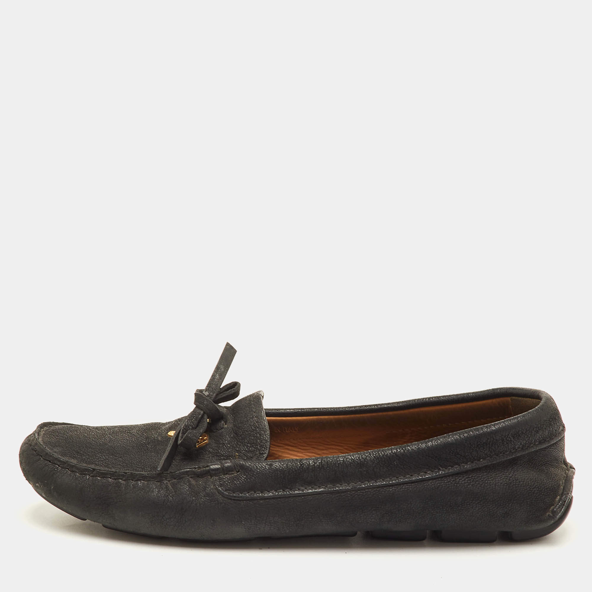مملوكة مسبقًا Prada Bow Size 37 Black Leather Slip On Loafers