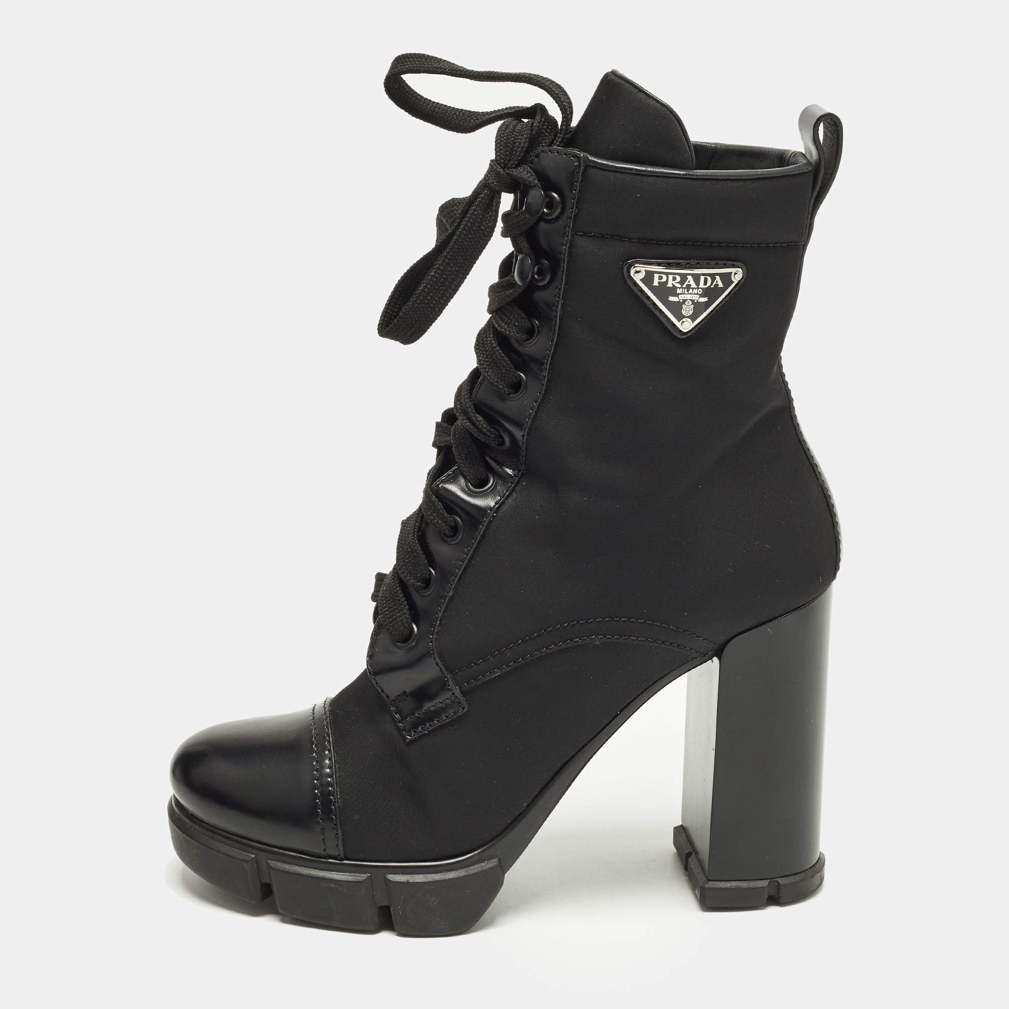 مملوكة مسبقًا حذاء بوت للكاحل برادا مونوليت جلد أسود نعل سميك مقاس 40