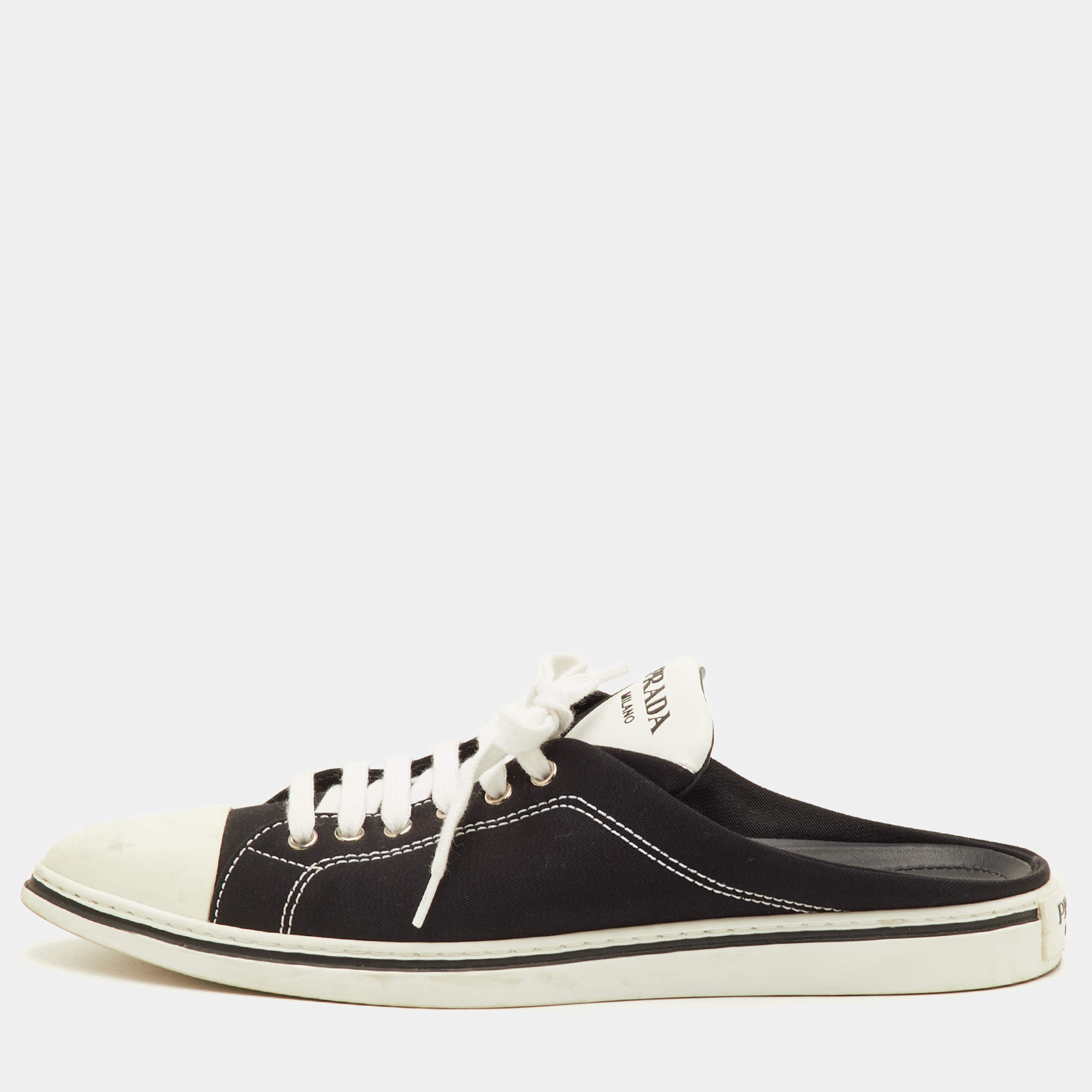 مملوكة مسبقًا Prada Size 39.5 Black Canvas Pointed Toe Lace Up Mule Sneakers