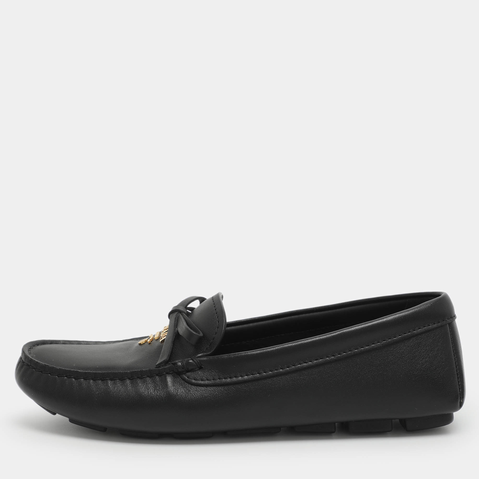 Pre Owned حذاء لوفرز برادا جلد أسود مزين فيونكة مقاس 36