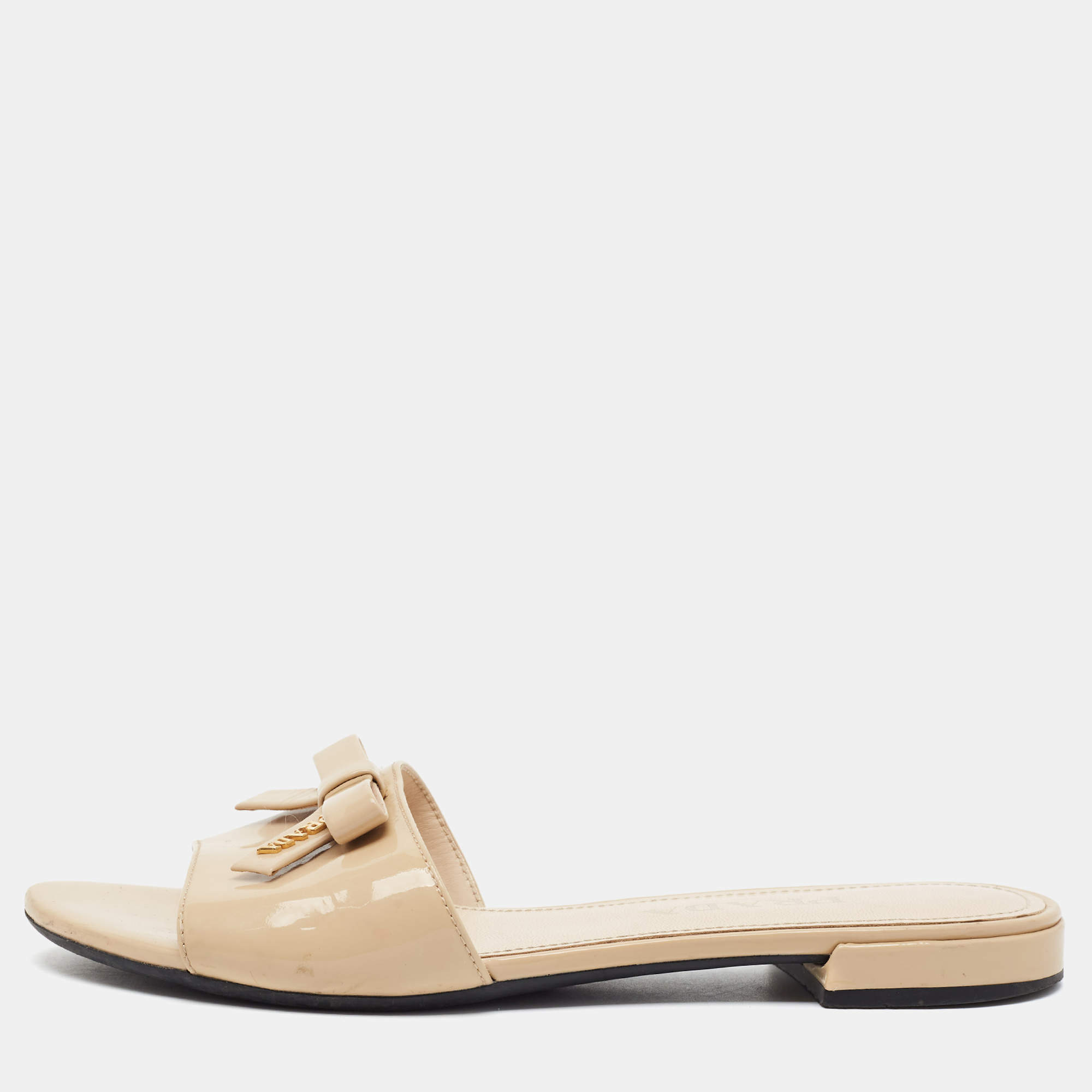 Pre Owned Prada Size 35 Beige Patent Leather Flat Slides