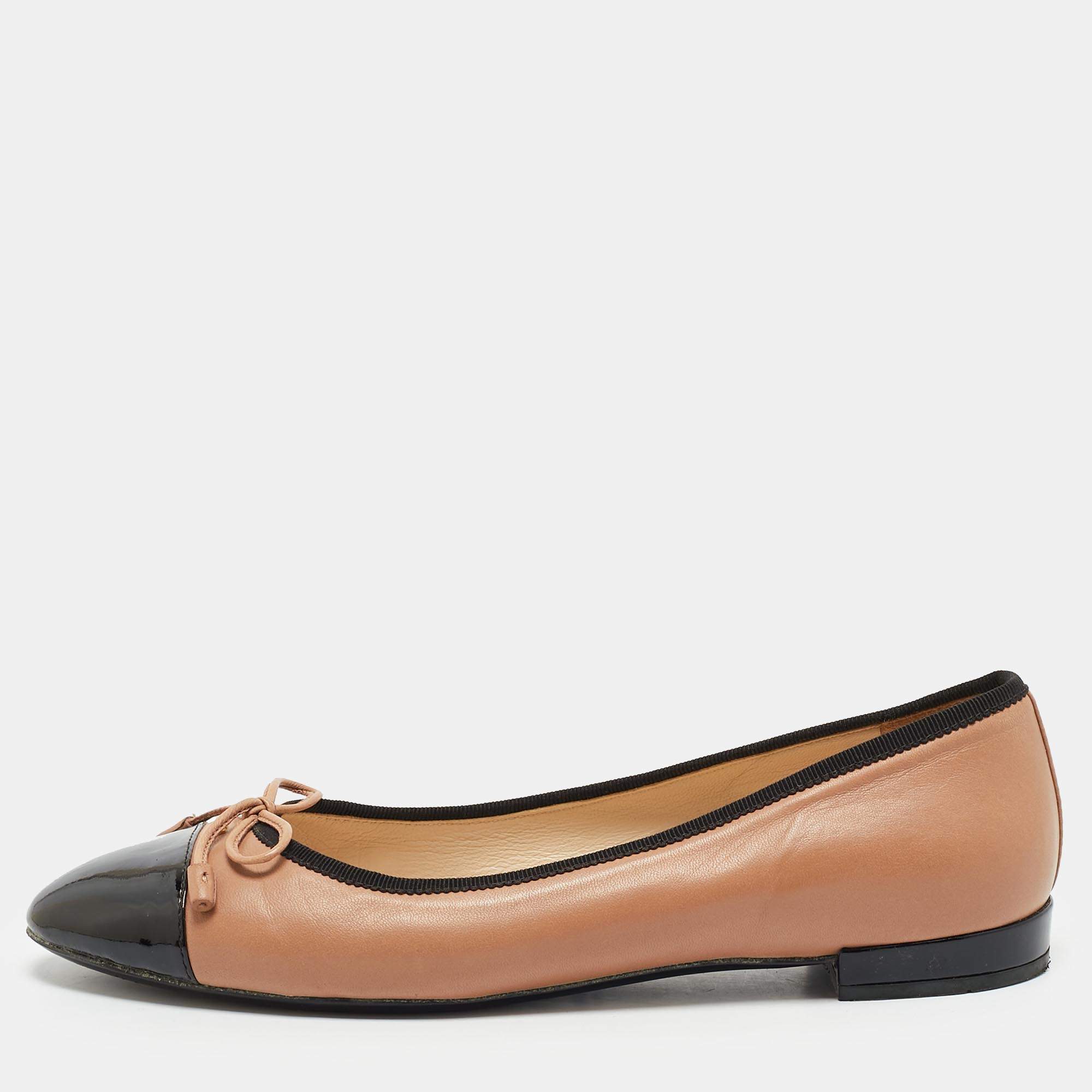 Pre Owned Prada Size 37 Beige/Black Leather and Patent Leather Ballet Flats