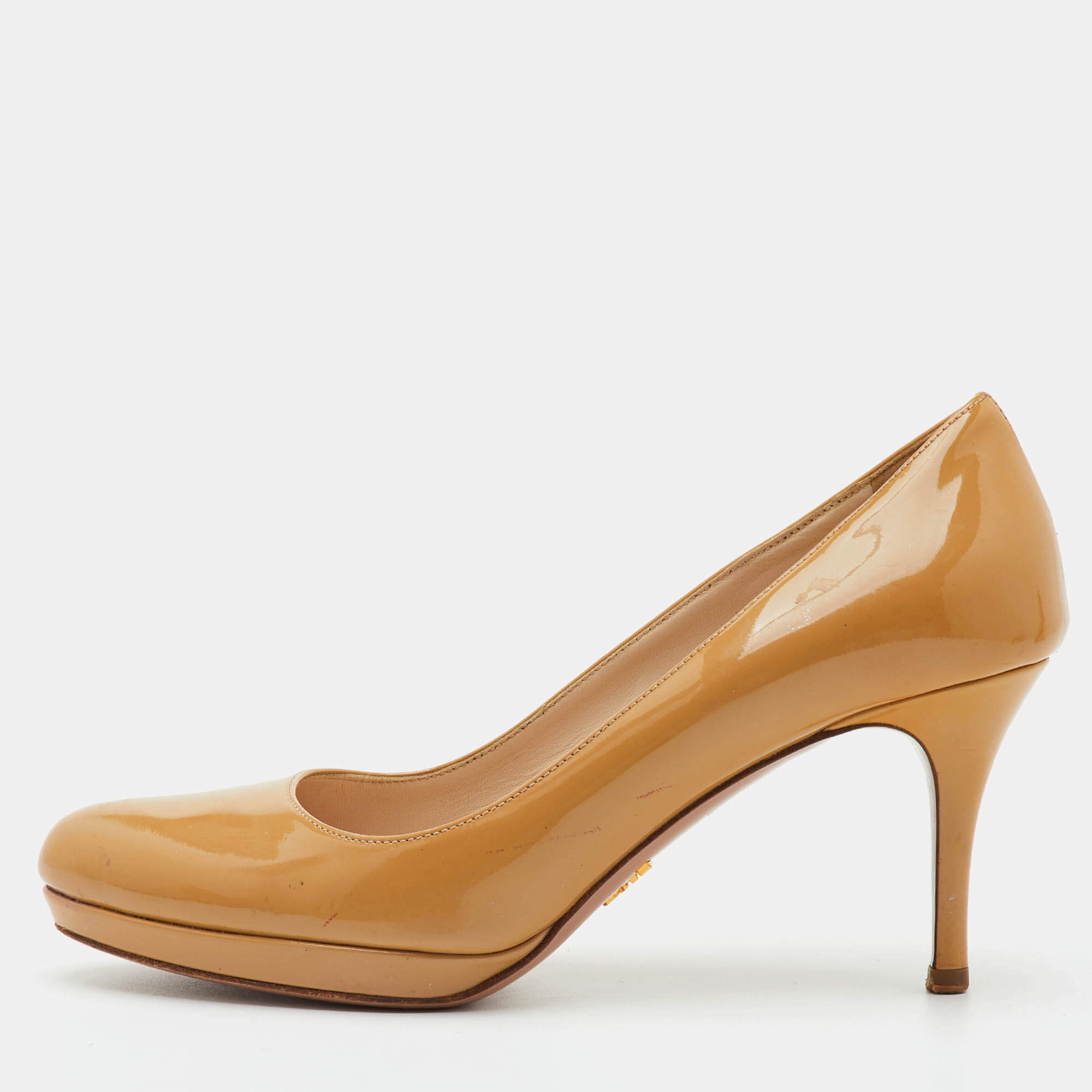 Pre Owned Prada Size 37.5 Beige Patent Leather Pumps