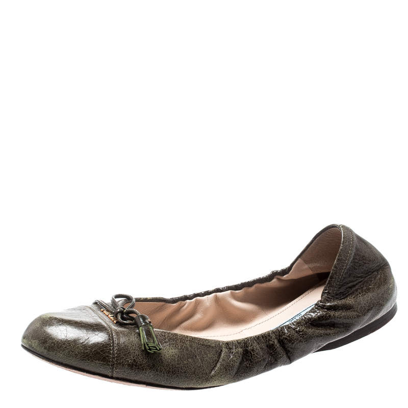 Pre Owned  Prada Green Leather Fringe Bow Logo Scrunch Ballet Flats Size 37.5