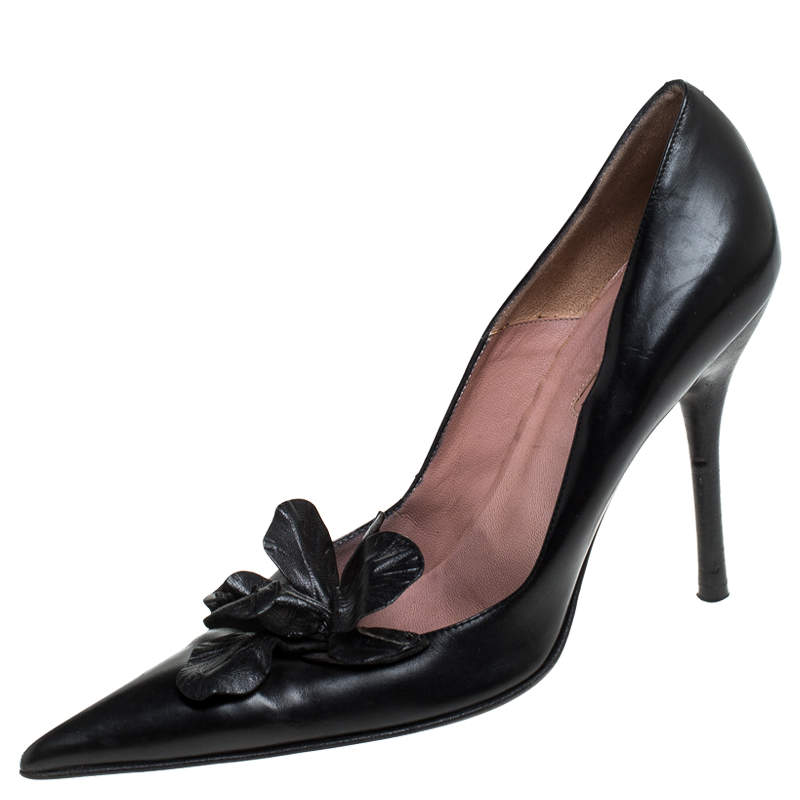 Pre Owned Cesare Paciotti Black Leather Flower Detail Pumps Size 40