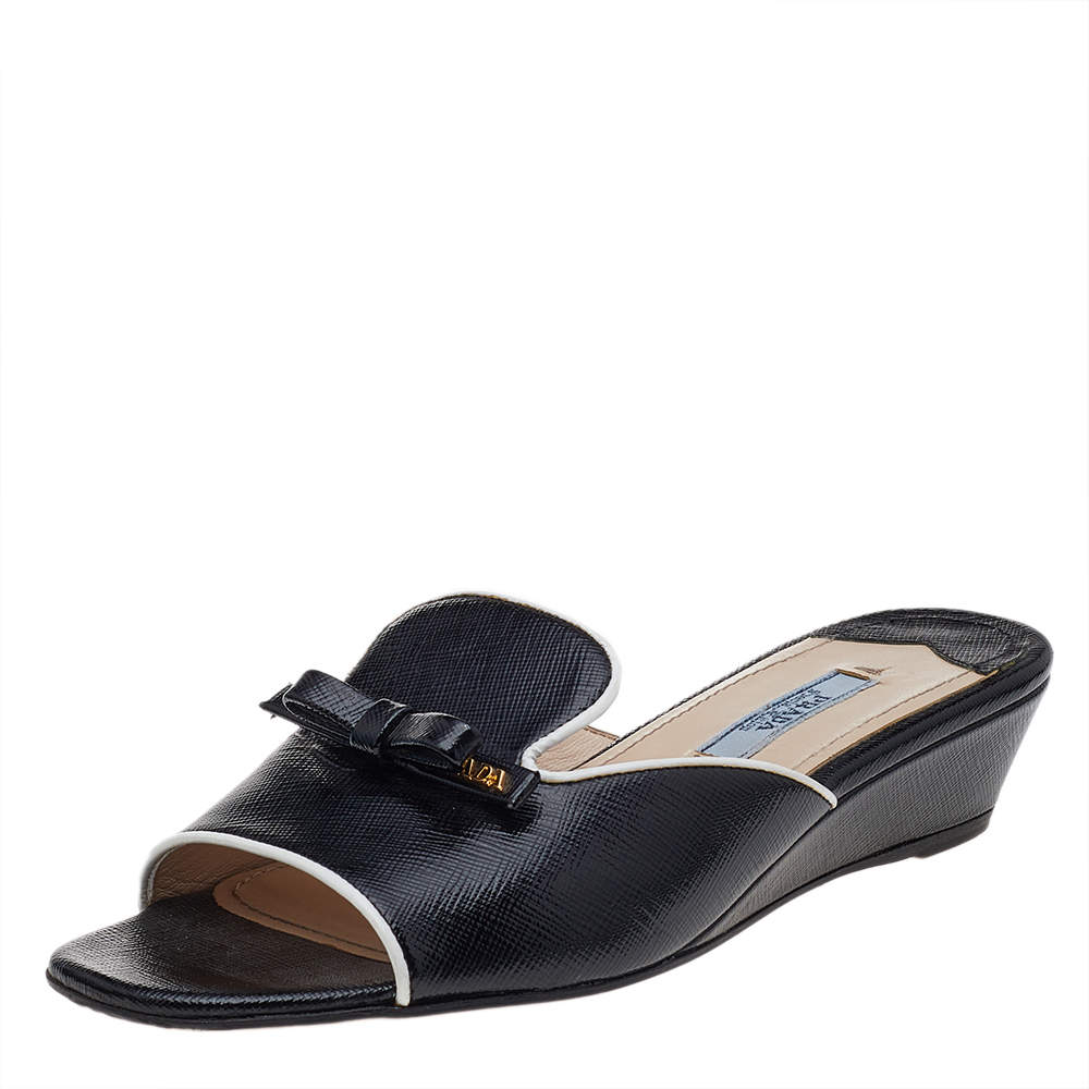 Pre Owned Prada Black Saffiano Patent Leather Bow Wedge Slide Sandals Size 36.5