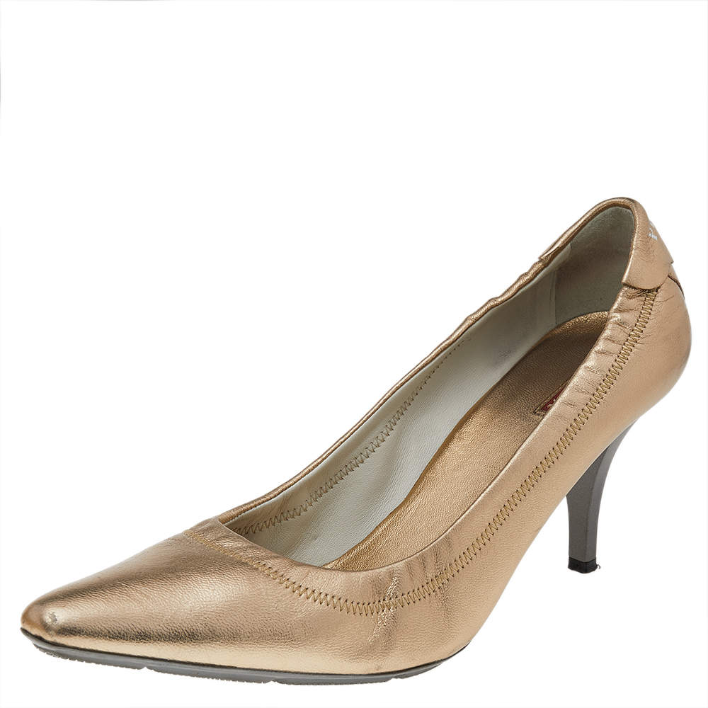 Pre Owned Prada Gold Leather Pumps Size 39.5