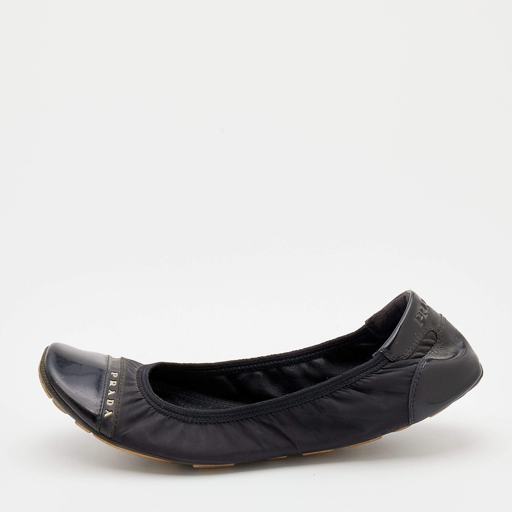 Pre Owned Prada Sport Black Nylon And Patent Leather Scrunch Flats Size 36