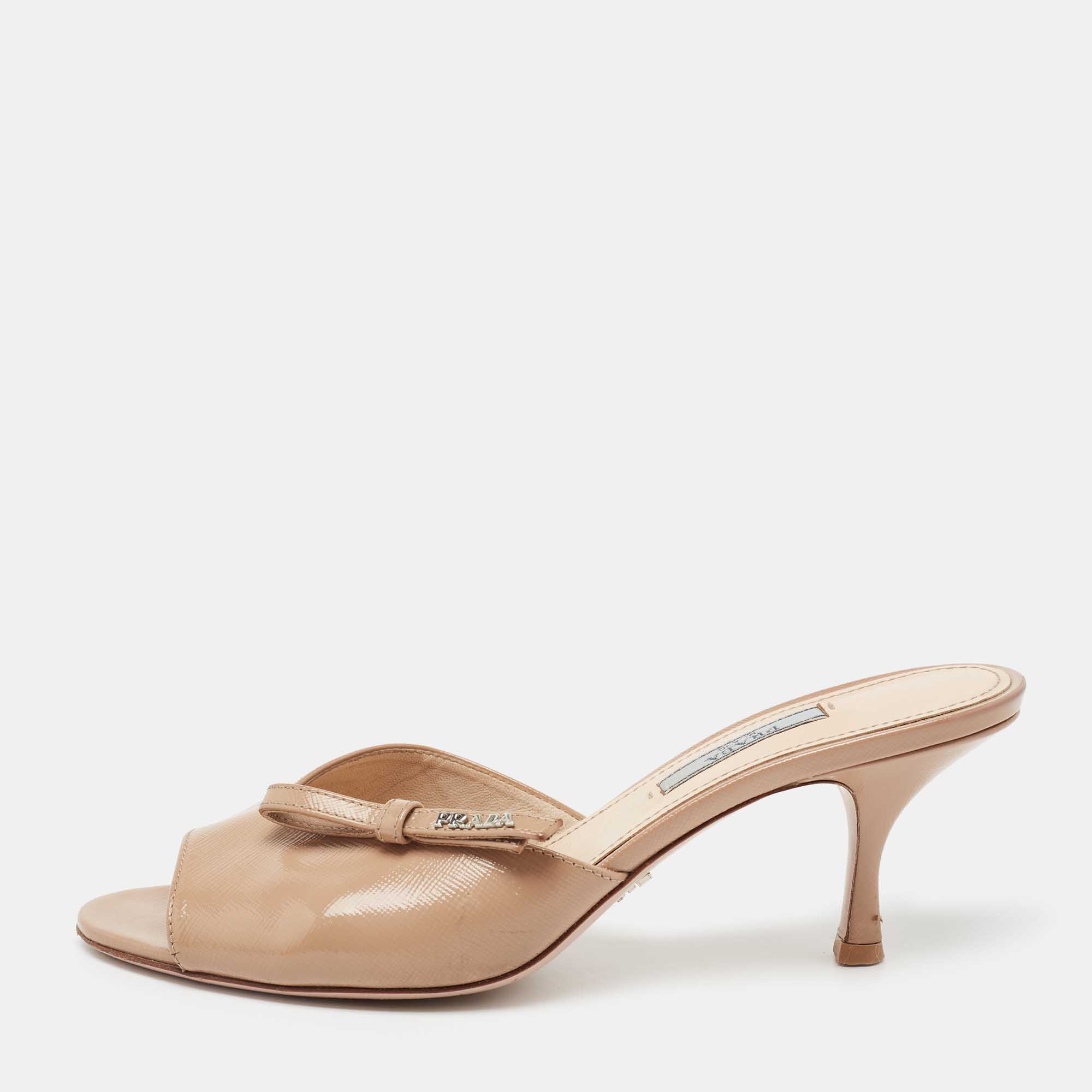 Pre Owned Prada Beige Saffiano Patent Leather Bow Detail Slide Sandals Size 39