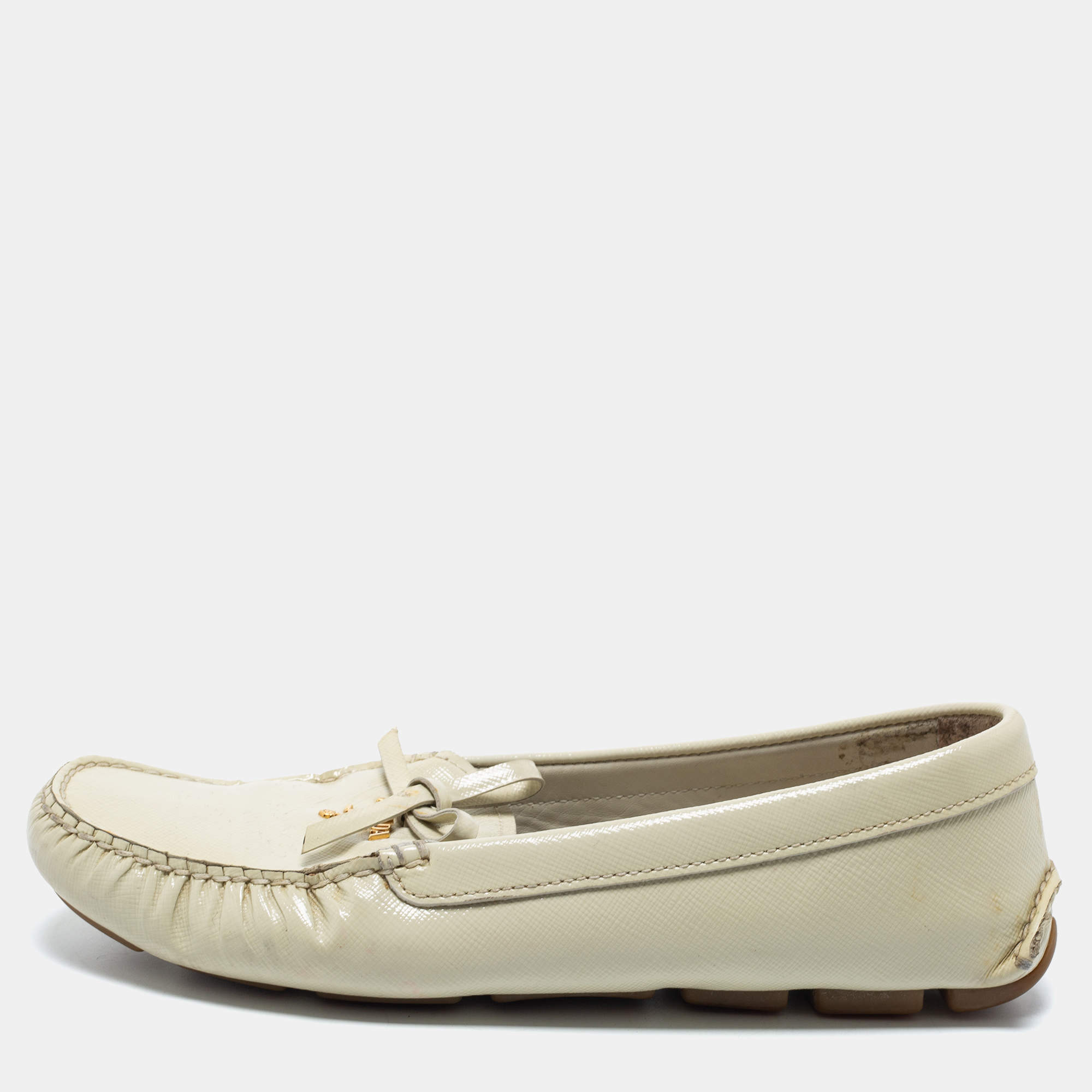 Pre Owned Prada Cream Saffiano Vernice Leather Bow Slip On Loafers Size 38