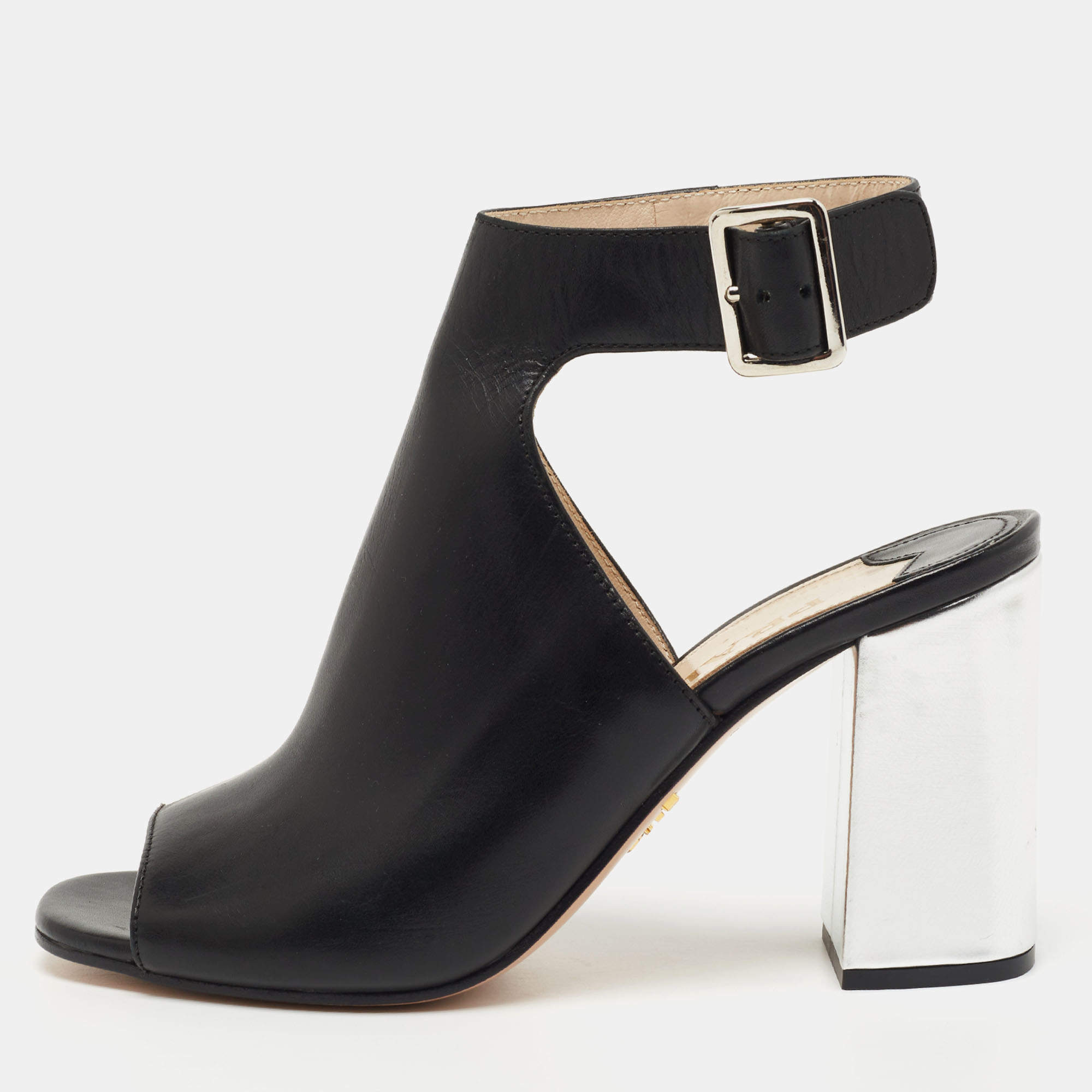 مملوكة مسبقًا Prada Black Leather Open Toe Ankle Strap Sandals Size 35