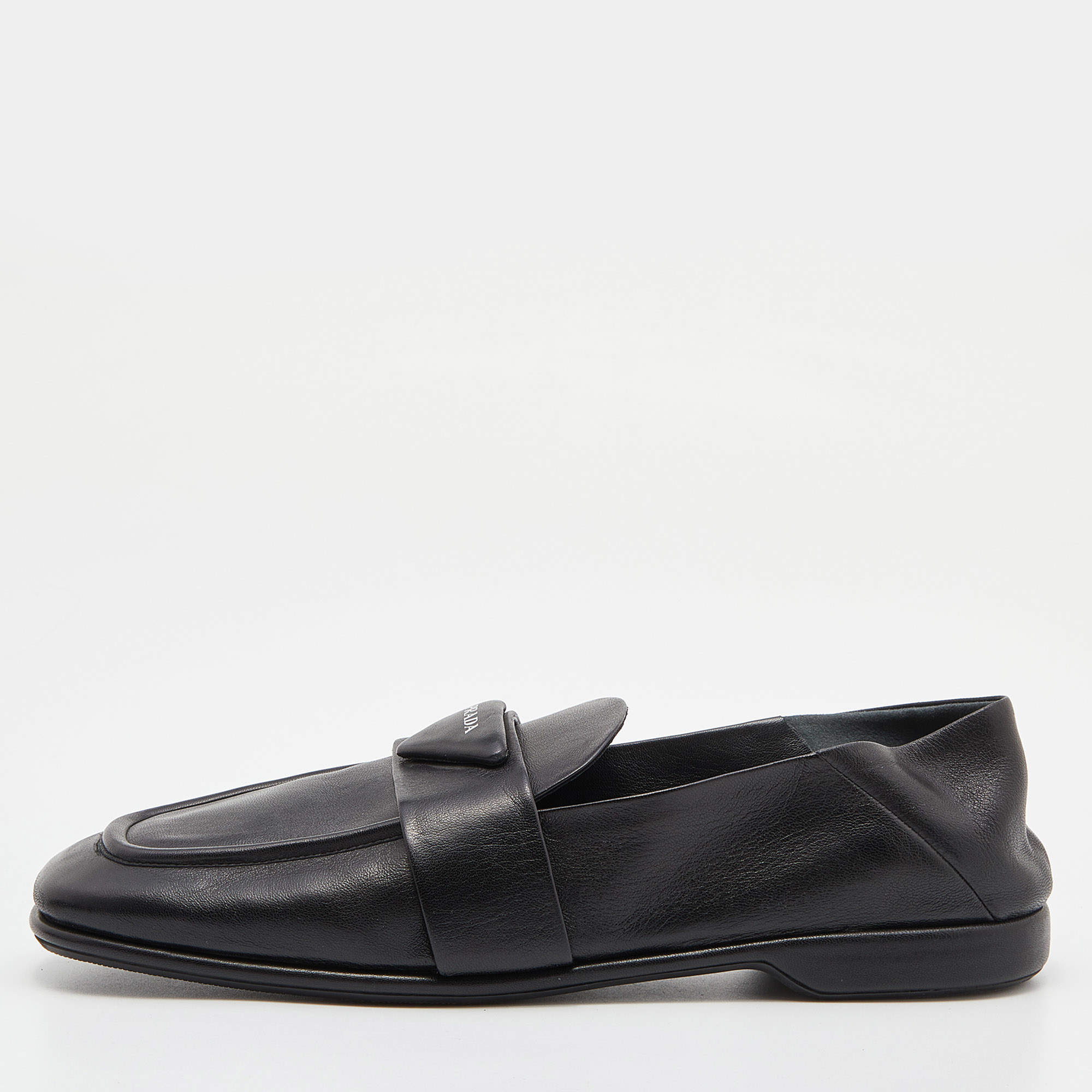 مملوكة مسبقًا Prada Black Leather Logo Loafers Size 40