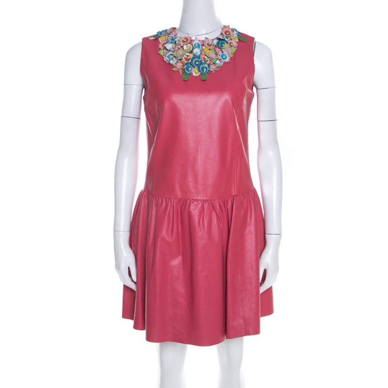 Pre Owned فستان رد فالنتينو جلد خروف وردي أبليكات موردة بلا أكمام M