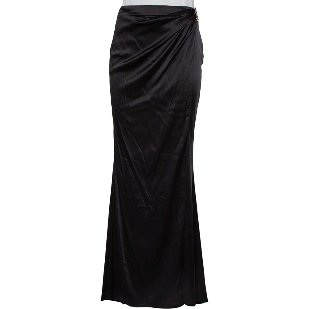 مملوكة مسبقًا تنورة روبرتو كافالي ساتان حرير أسود ملتف ماكسي مقاس وسط (ميديوم)