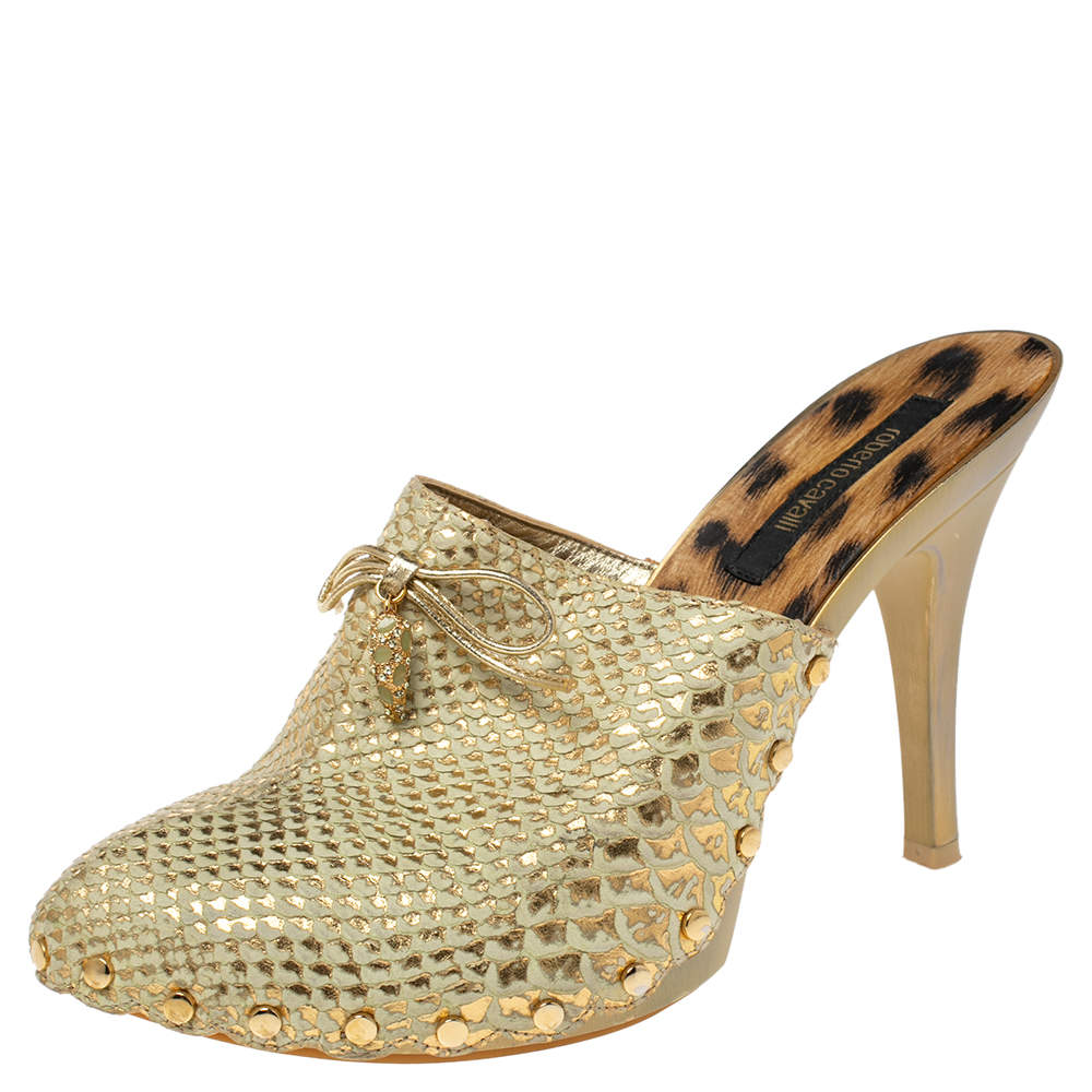 Pre Owned حذاء سلايد روبرتو كافالي جلد نقشة الثعبان ذهبي ميتاليك مزين فيونكة مقاس 38.5