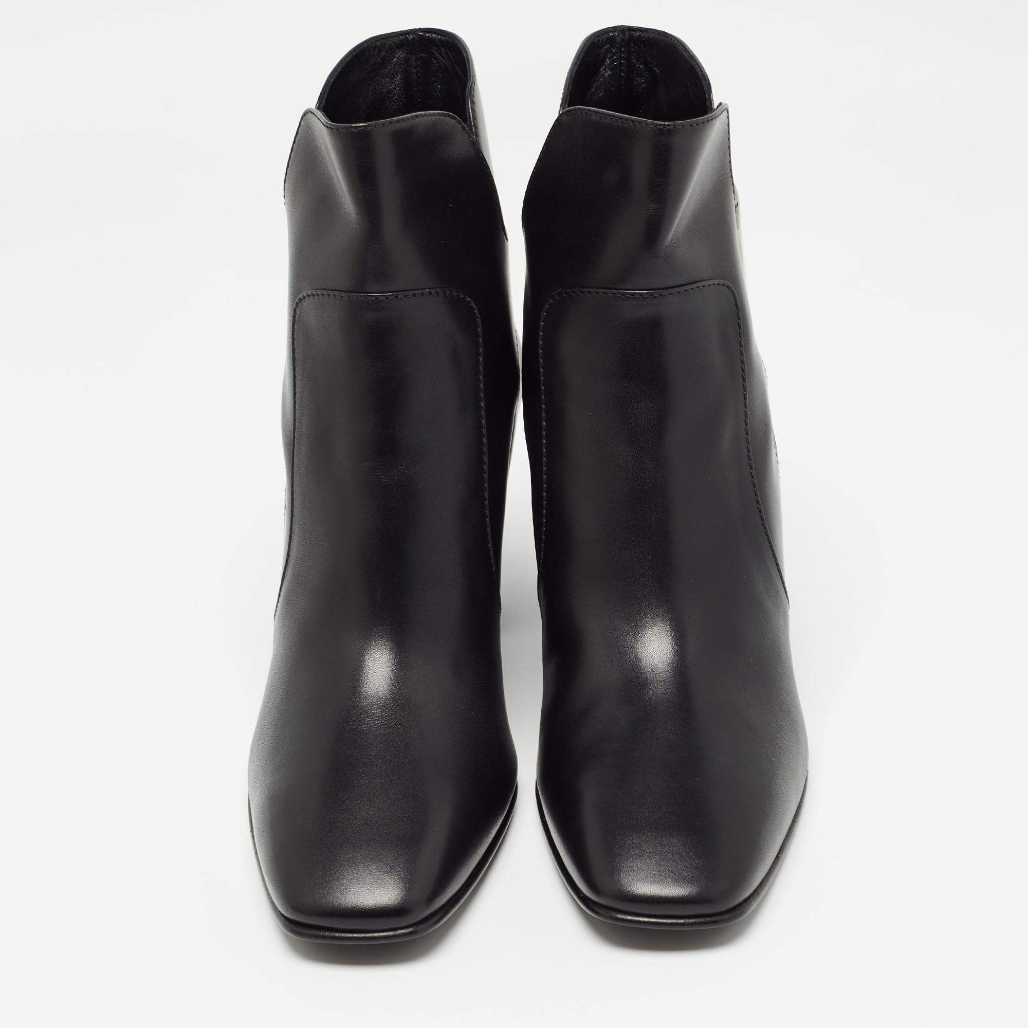【関税&送料込】Roger Vivier Belle Vivier Black Ankle Boots Roger Vivier Black Leather Buckle Ankle Boots Size 40.5