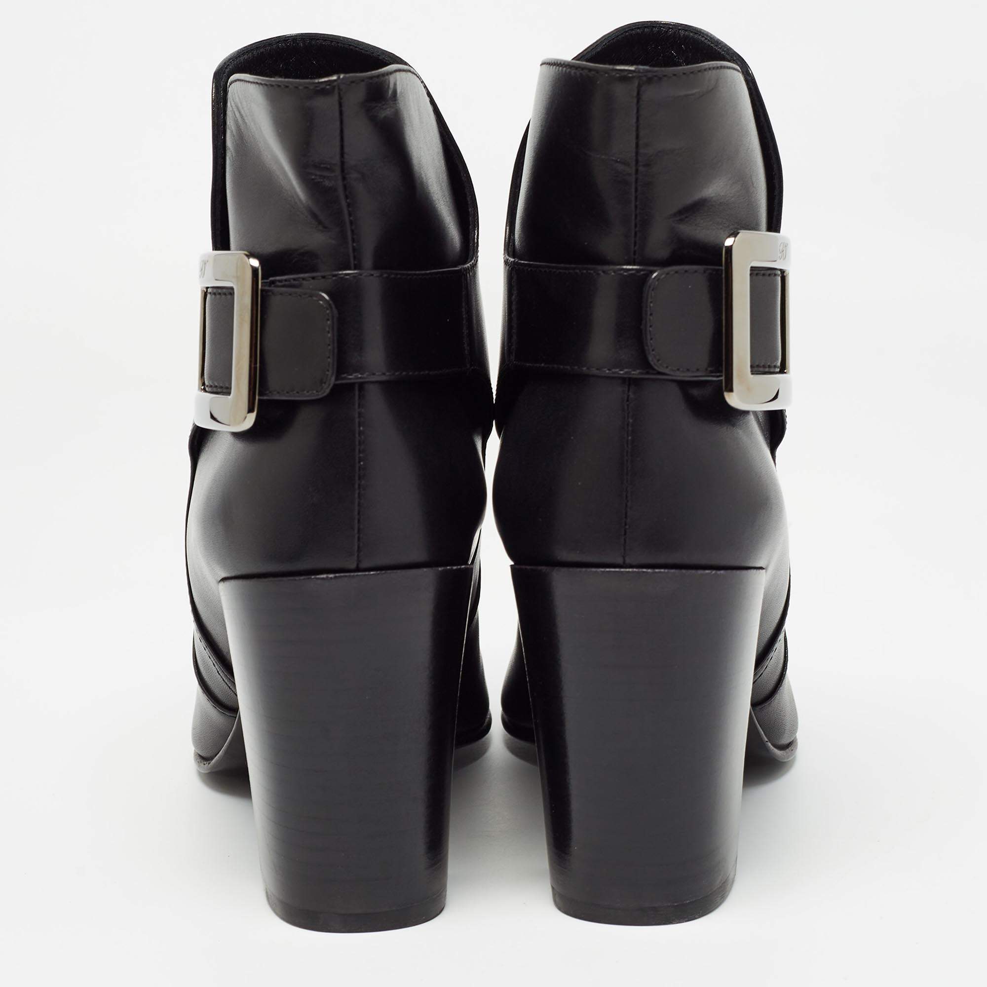 【関税&送料込】Roger Vivier Belle Vivier Black Ankle Boots Roger Vivier Black Leather Buckle Ankle Boots Size 40.5