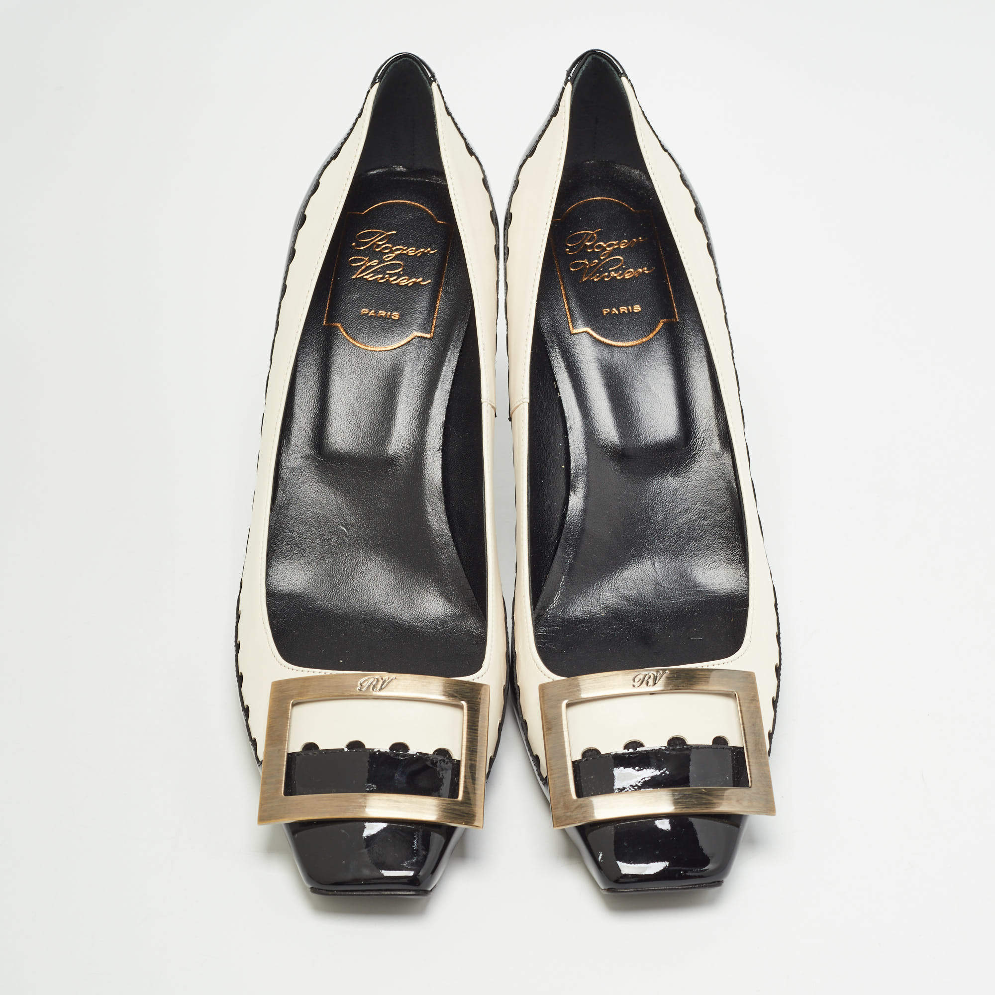 Pre Owned Roger Vivier Black/Cream Patent and Leather Trompette Pumps 39