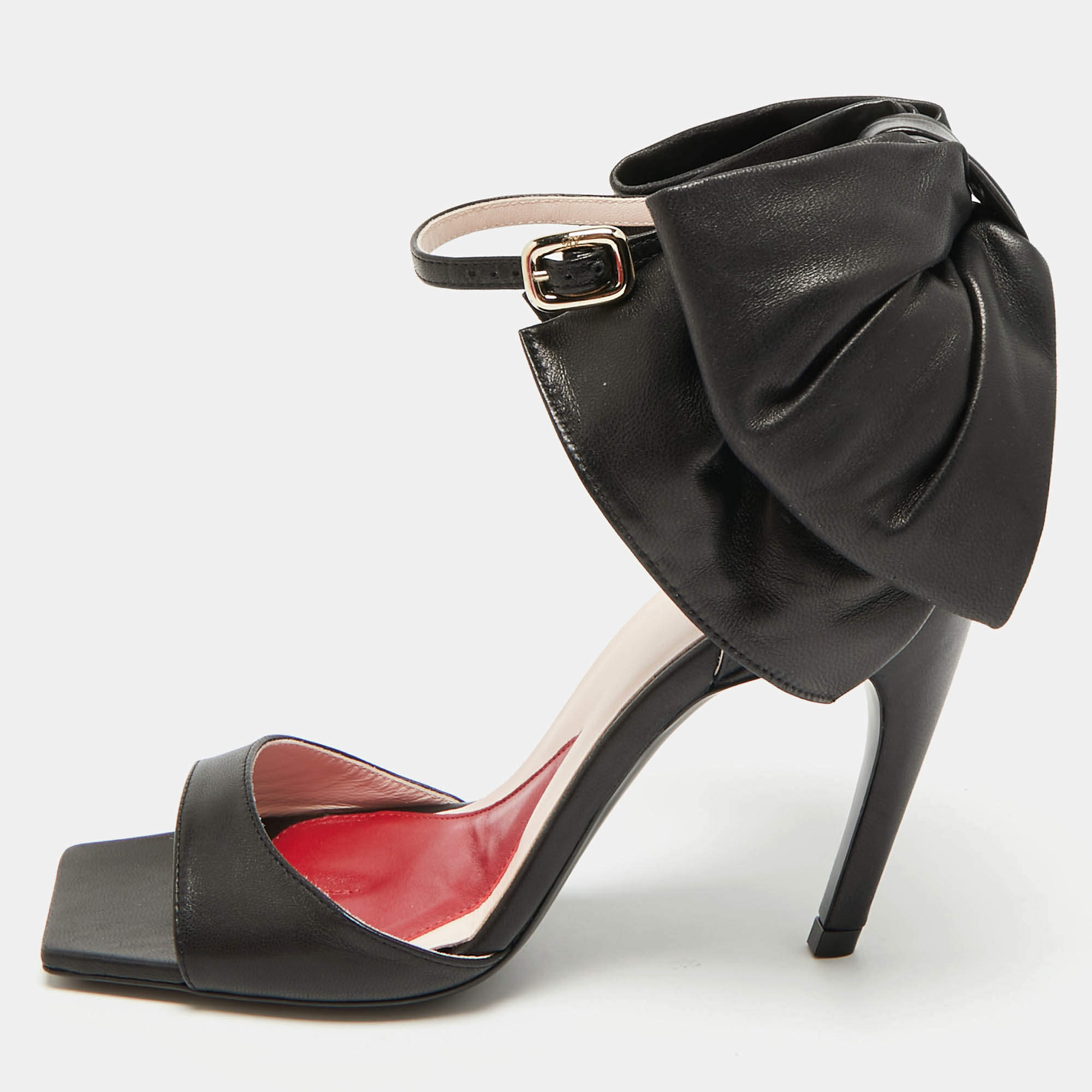 Pre Owned Roger Vivier Viv' Choc Size 39 Black Leather Ankle Strap Sandals