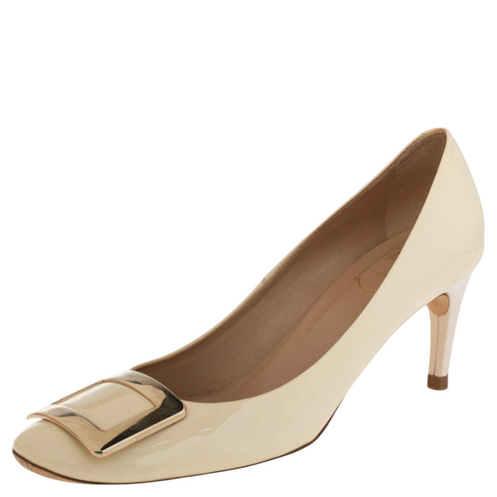 Pre Owned Roger Vivier Cream Patent Leather Trompette Buckle Pumps Size 39