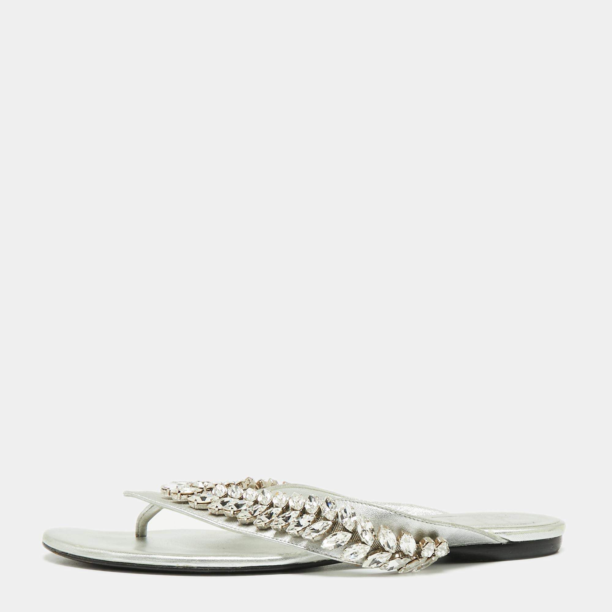 Pre Owned Roger Vivier Metallic Silver Leather Crystal Embellished Thong Flats Size 38.5