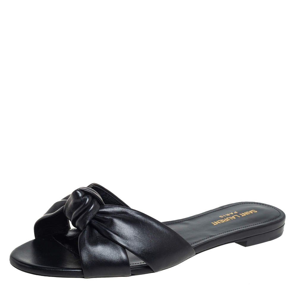 مملوكة مسبقًا Saint Laurent Black Leather Twist Detail Flat Slides Size 39.5