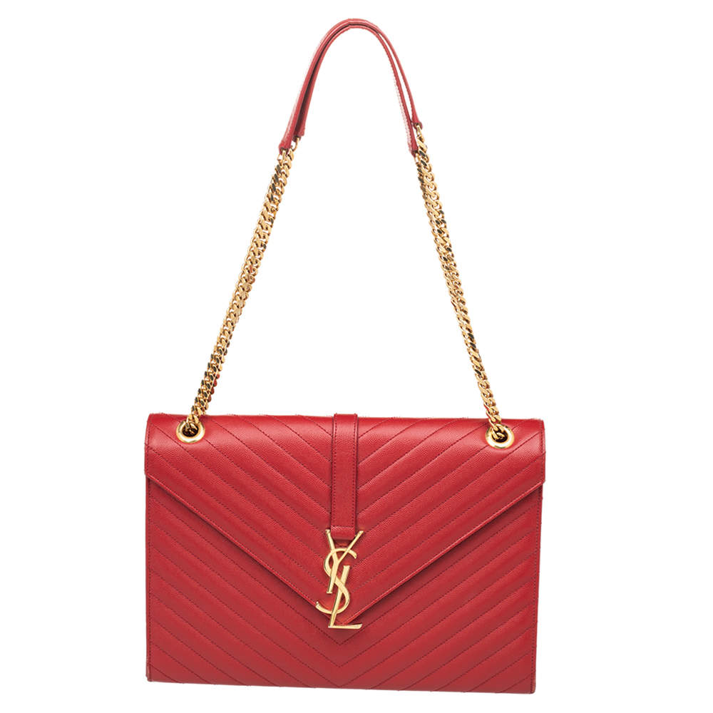 مملوكة مسبقًا حقيبة كتف سان لوران جلد مبطن أحمر طراز مظروف