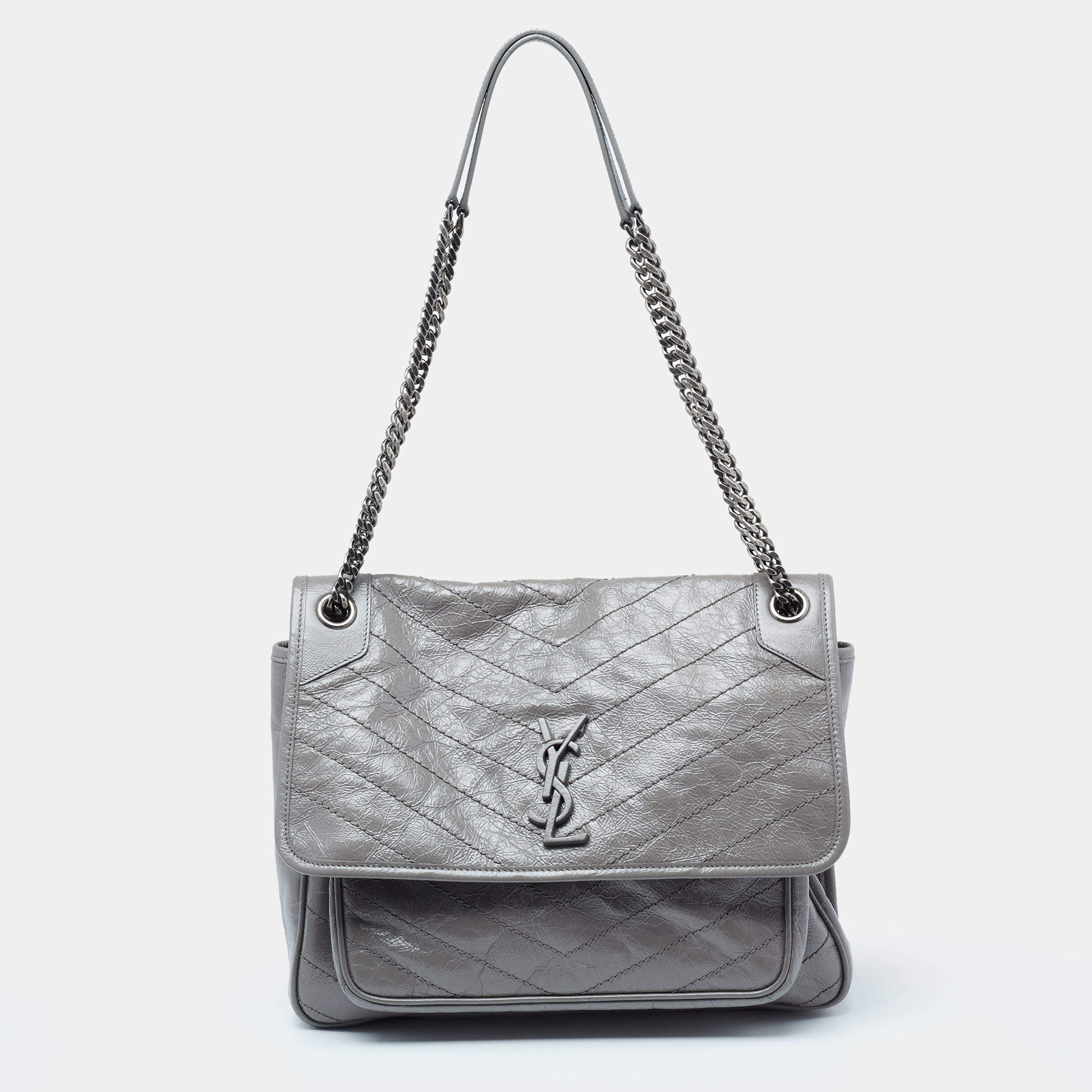 مملوكة مسبقًا Saint Laurent Grey Aged Crinkled Leather Large Niki Shoulder Bag
